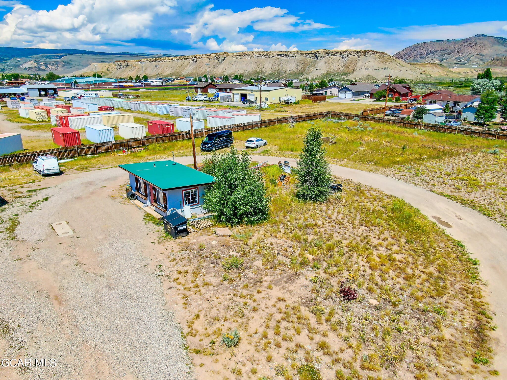 1605 US HWY 40