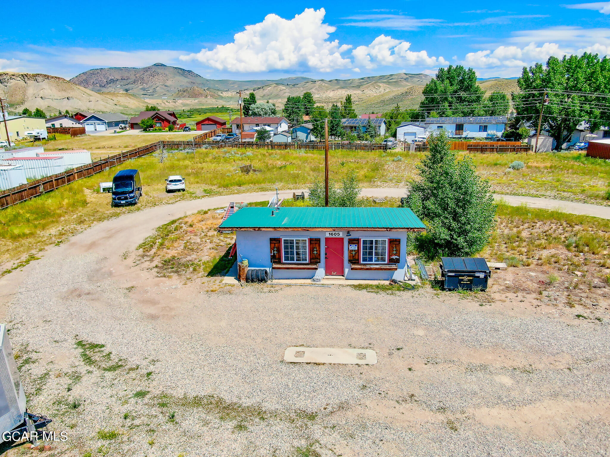 1605 US HWY 40