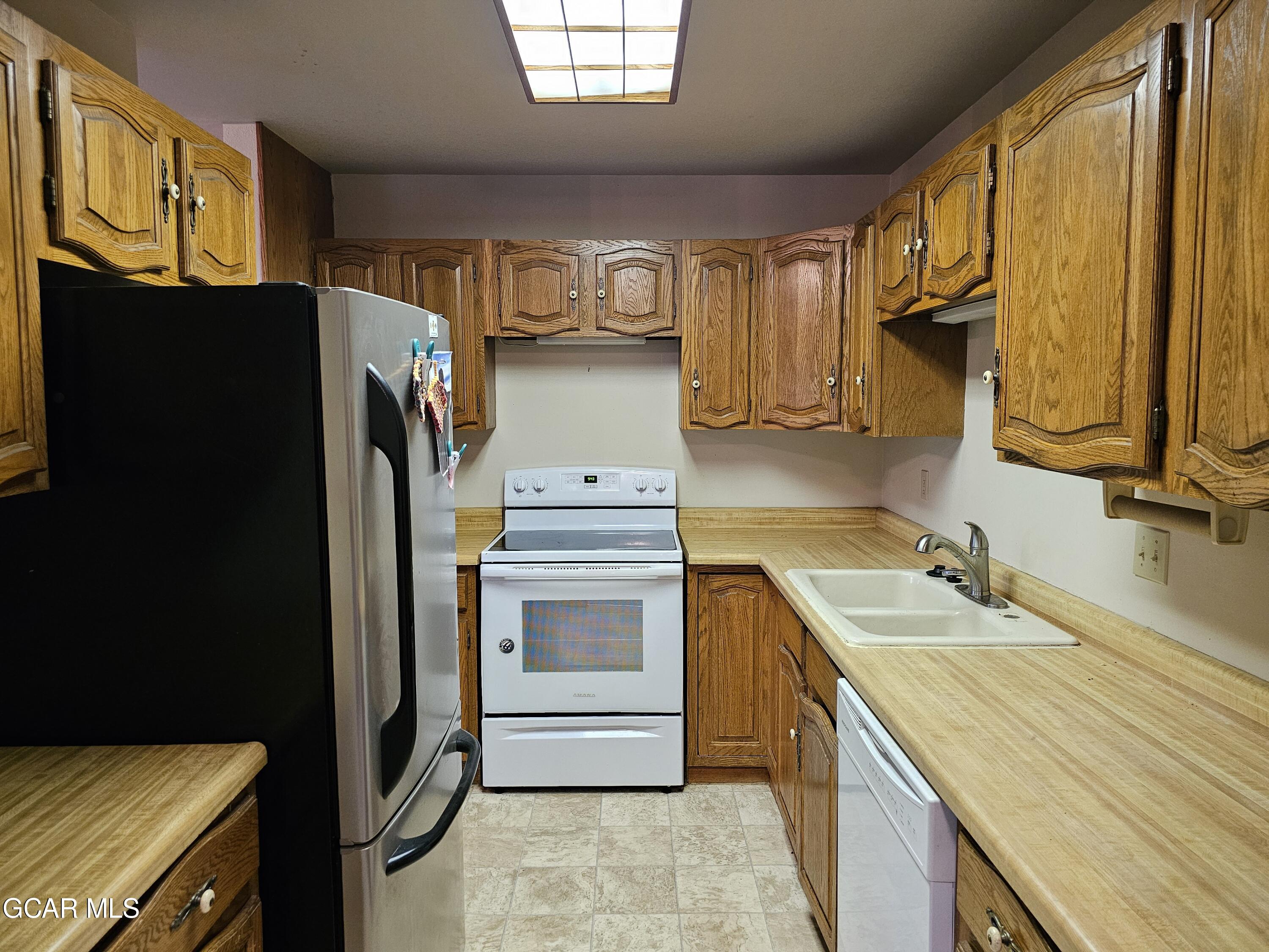 77 GCR 8990 Court