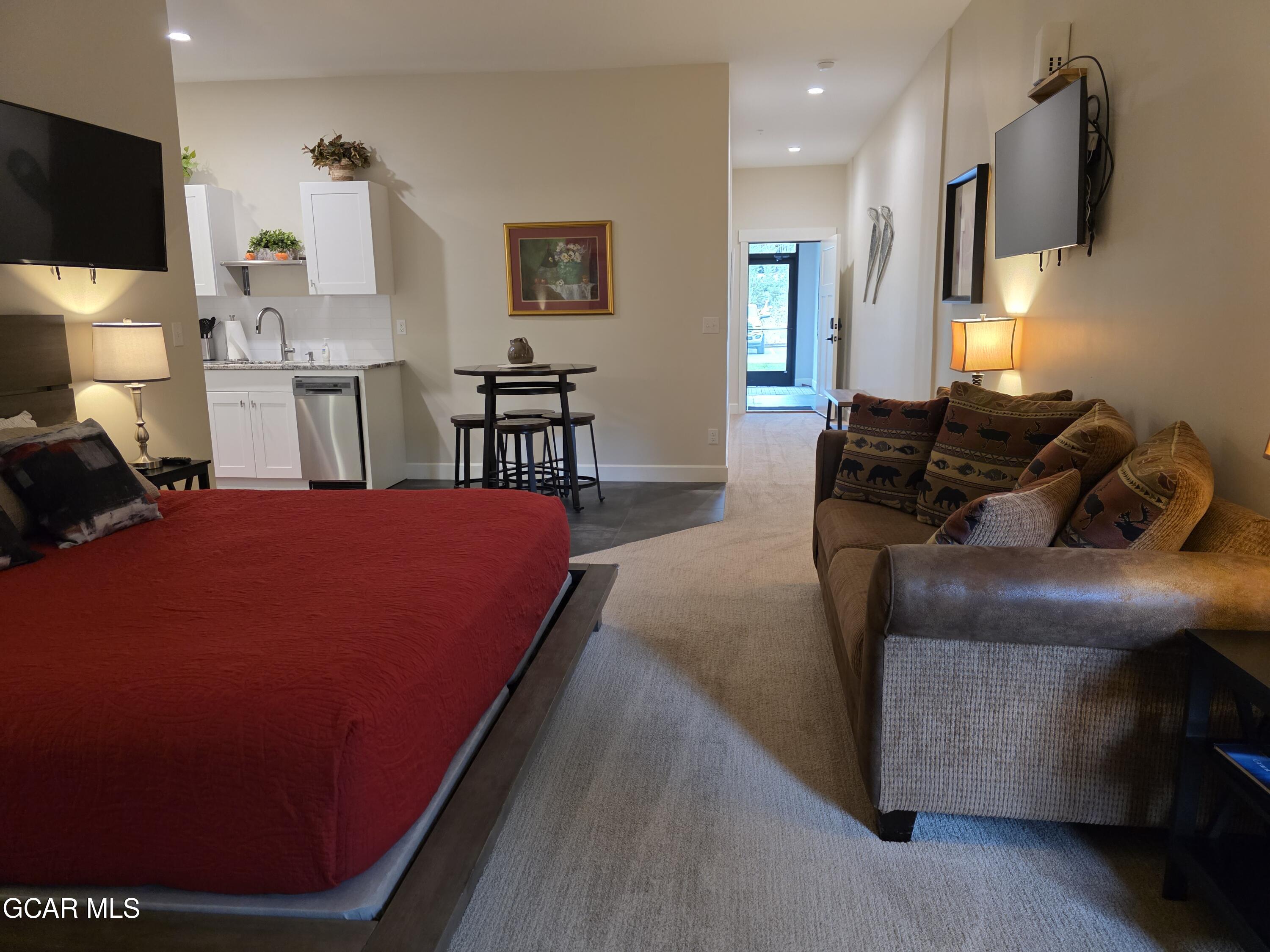800 PARK Avenue 103
