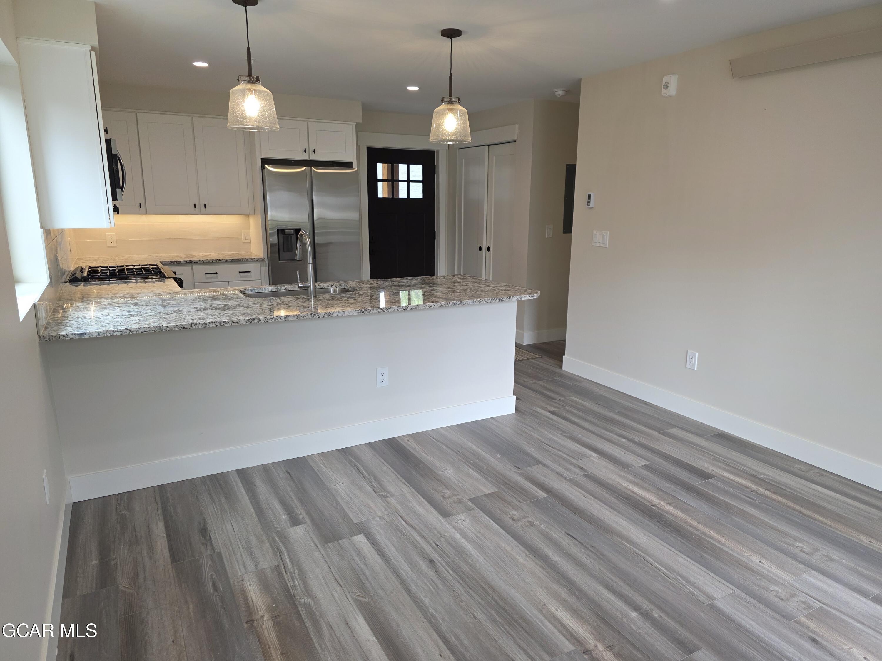 505 GRAND Avenue 102
