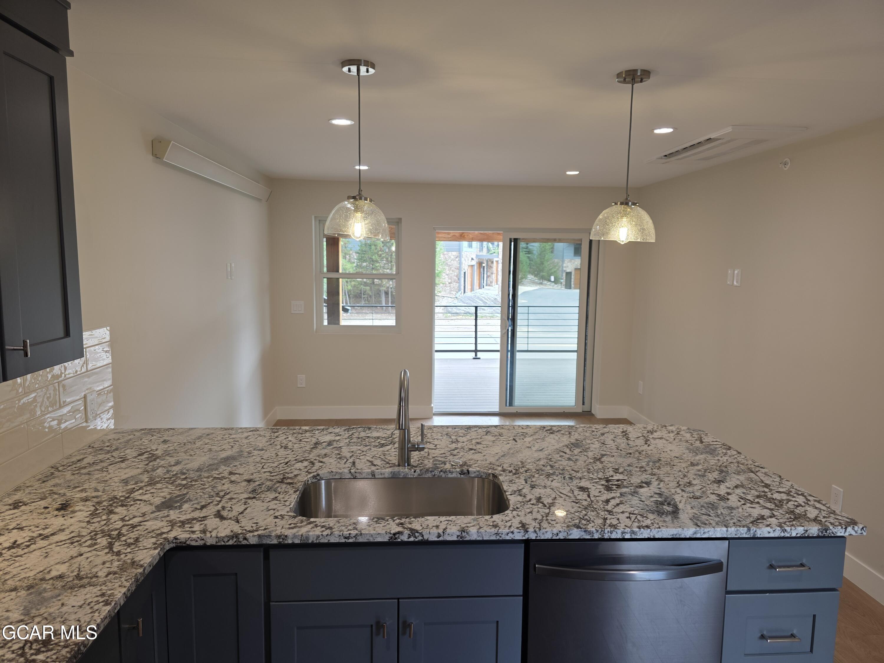 505 GRAND Avenue 207