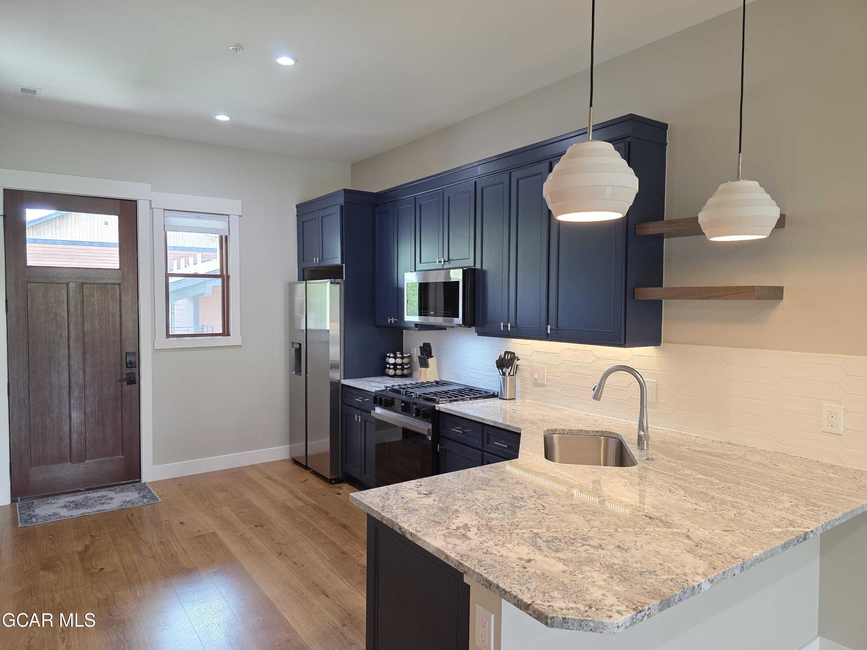 505 GRAND Avenue 204