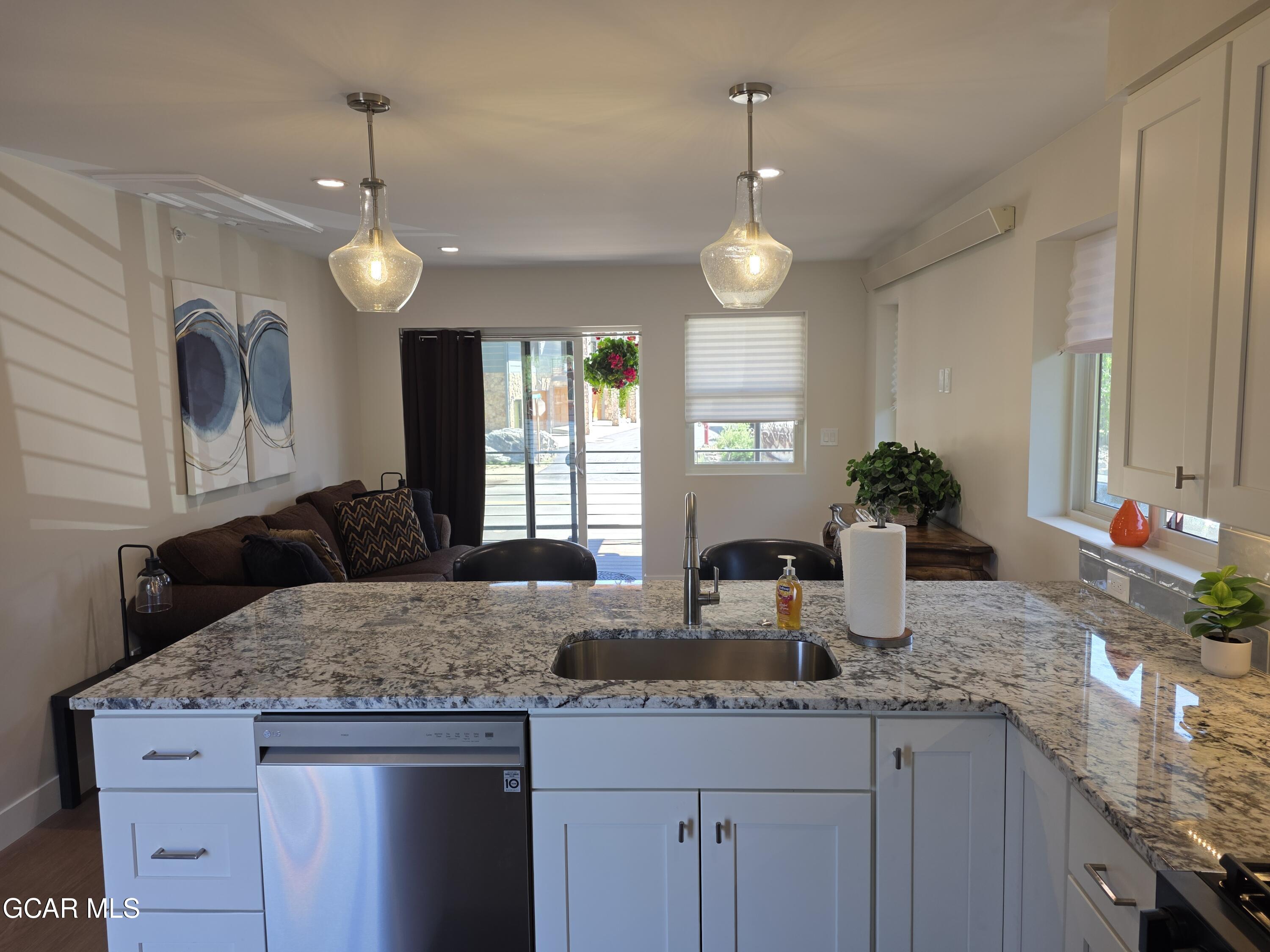 505 GRAND Avenue 206
