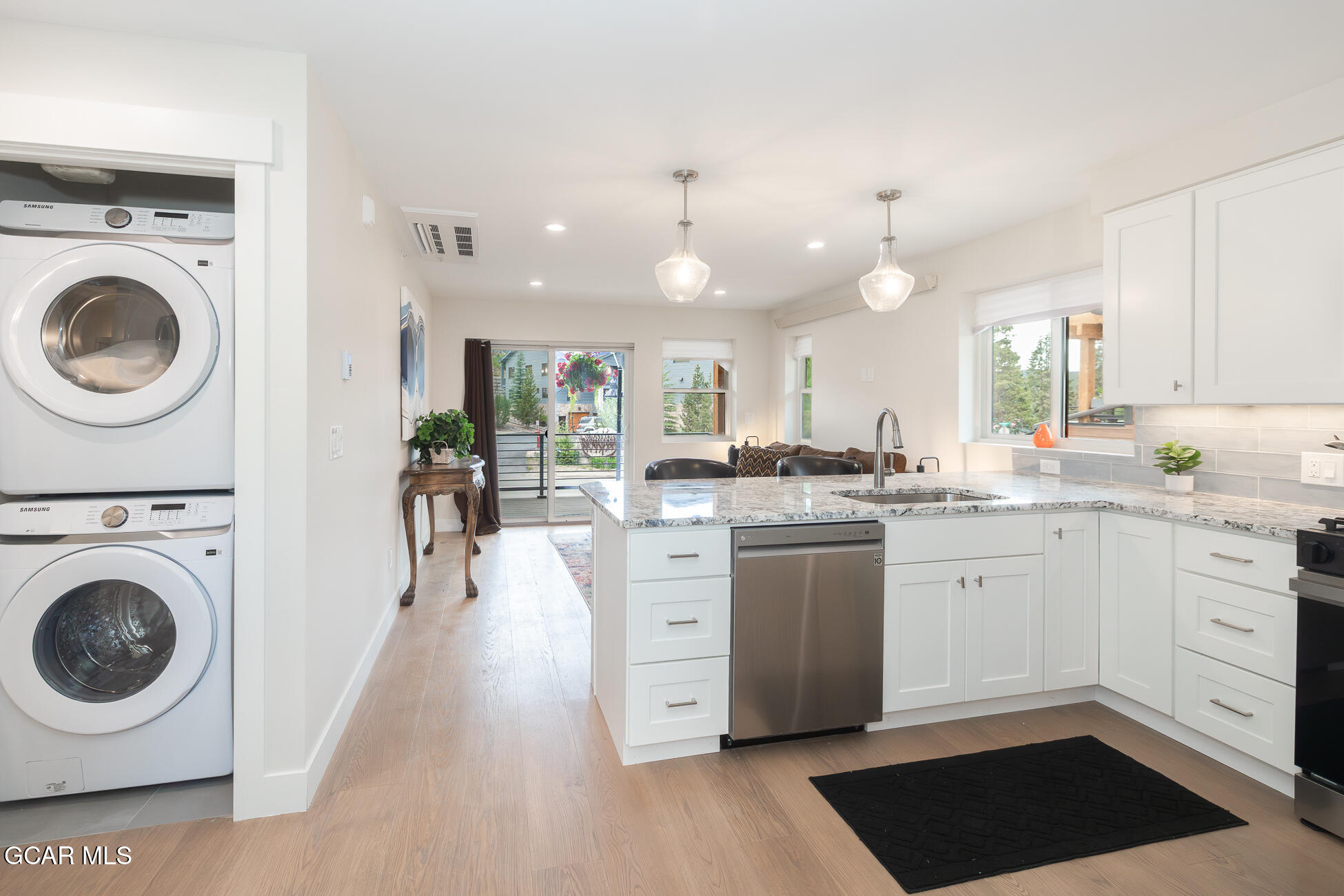 505 GRAND Avenue 206