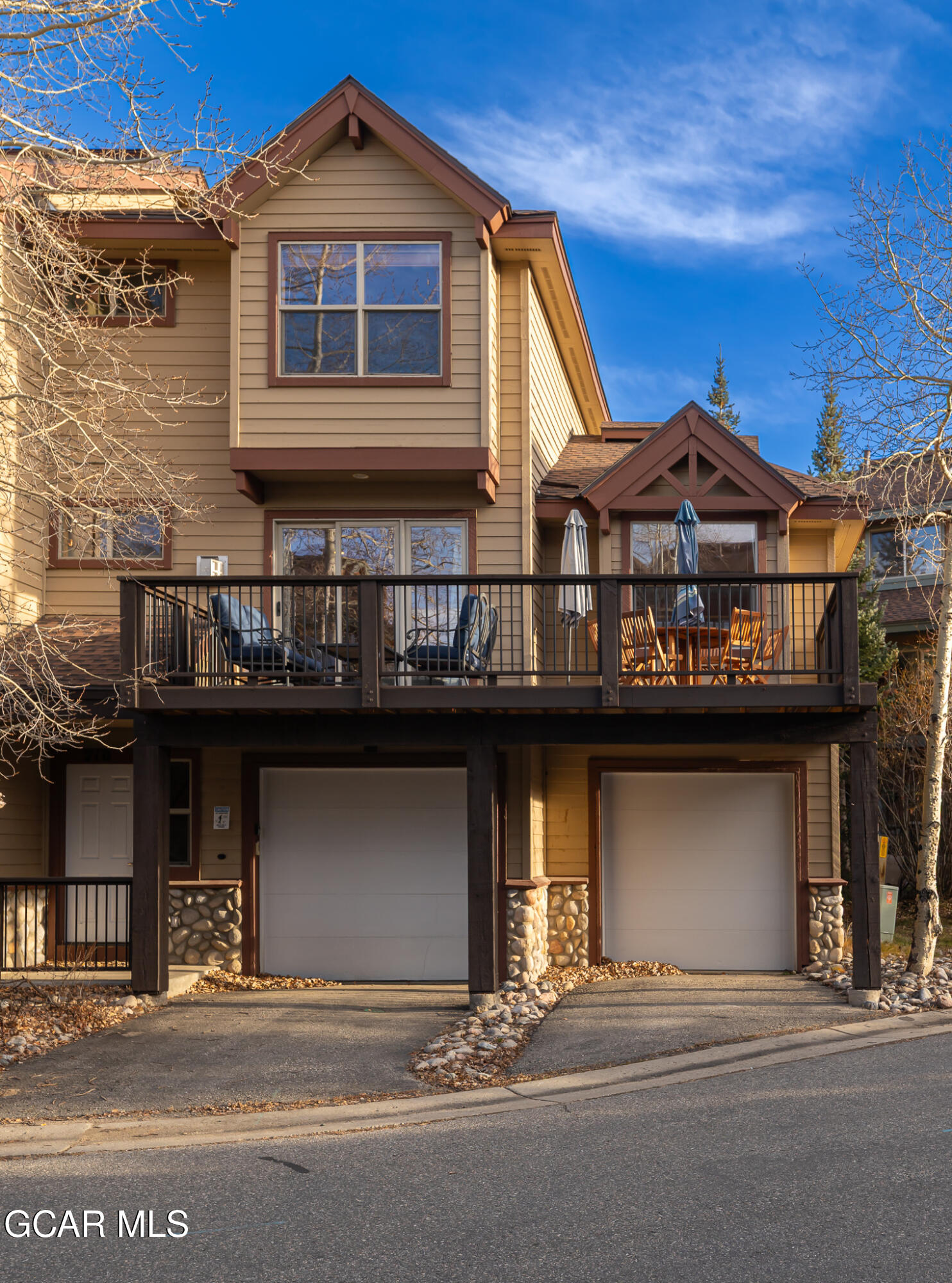 210 SAWYER Circle