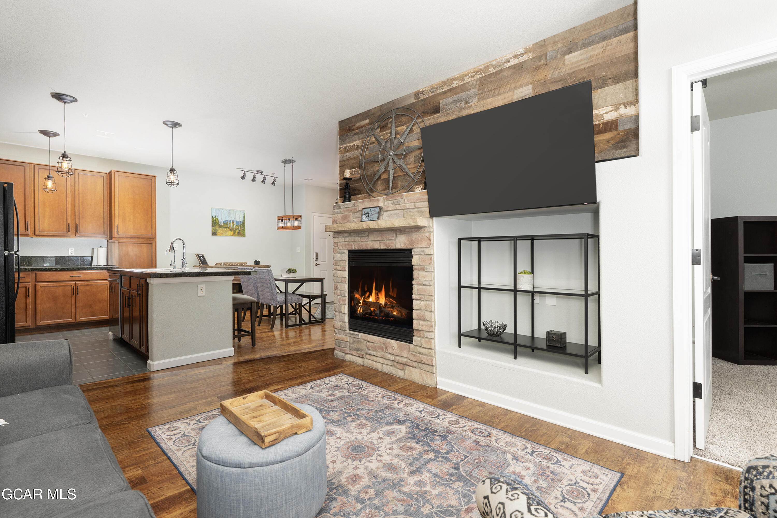 154 Village Rd #C-103