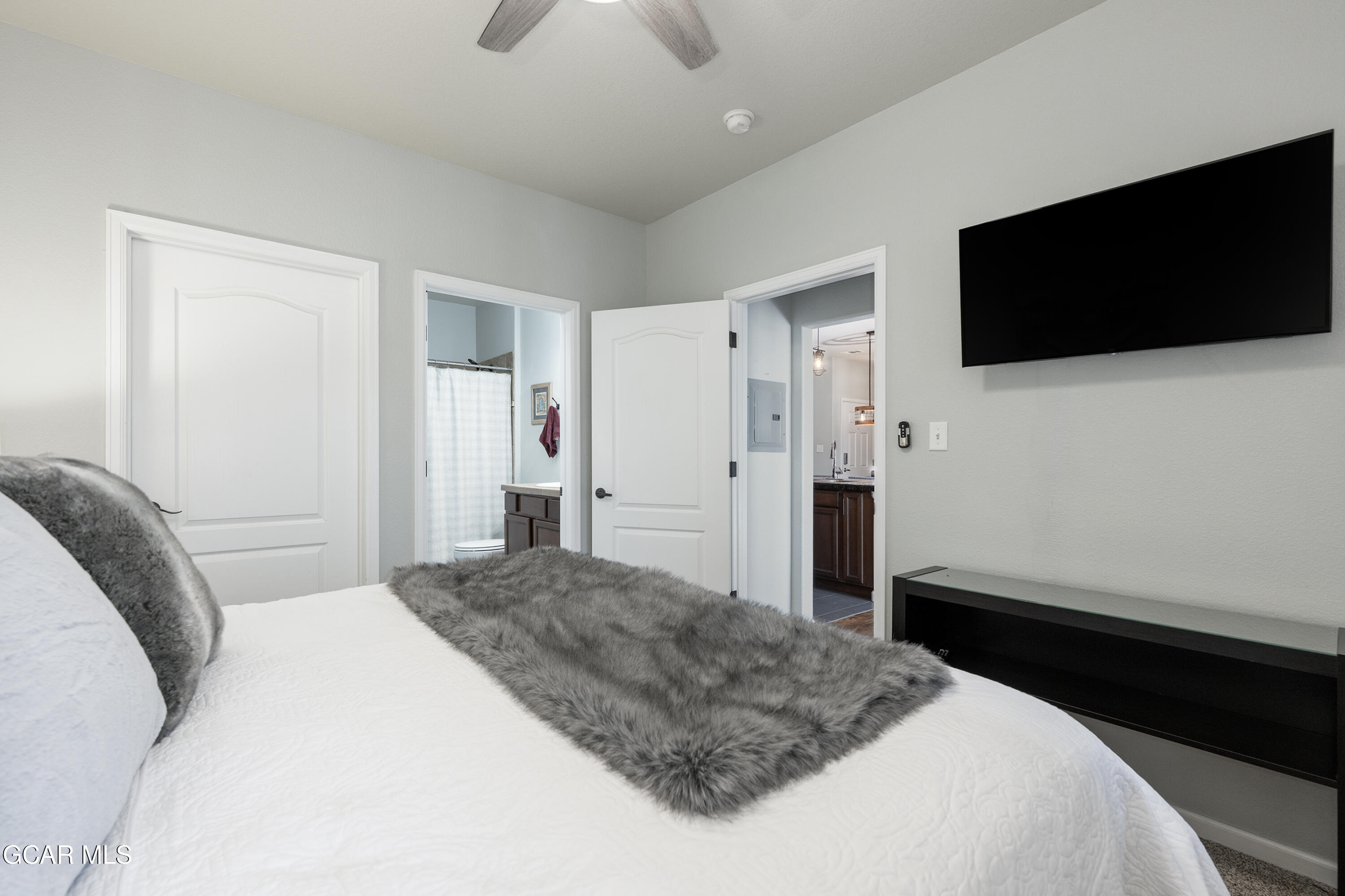 154 Village Rd #C-103