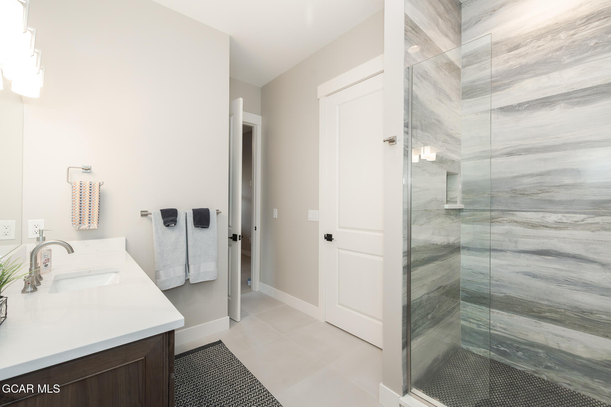 505 GRAND Avenue 204