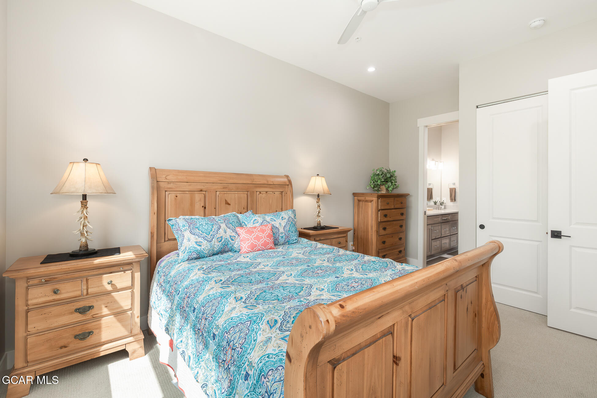 505 GRAND Avenue 204