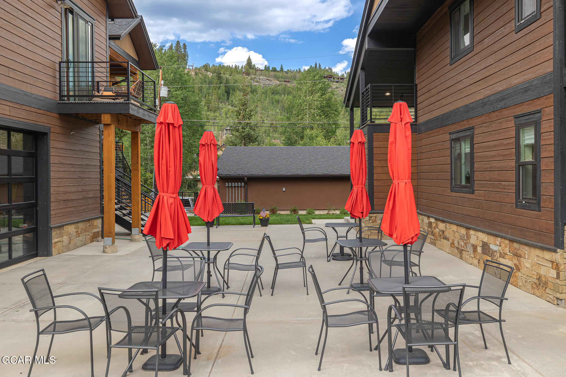 505 GRAND Avenue 204
