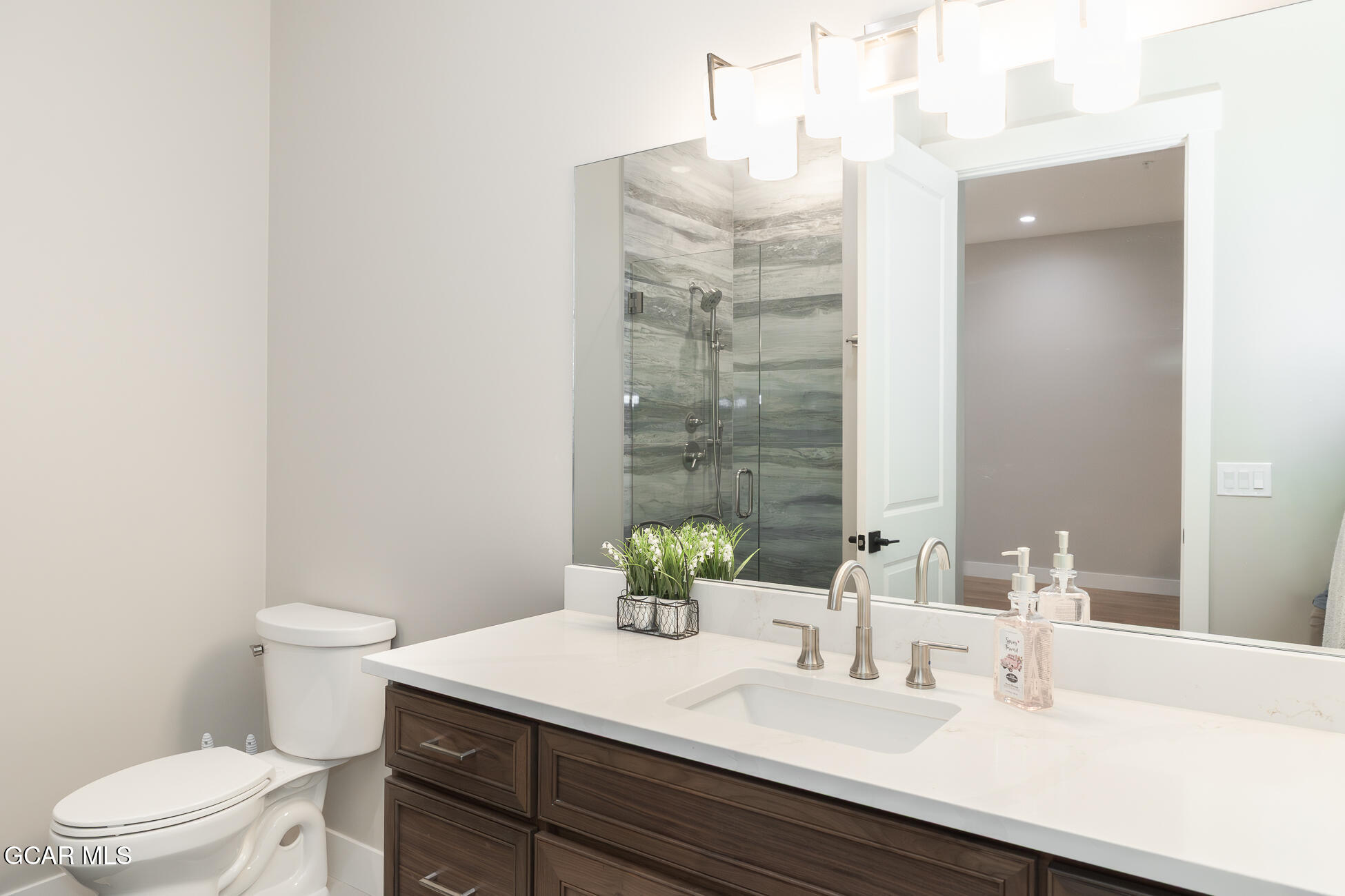 505 GRAND Avenue 204