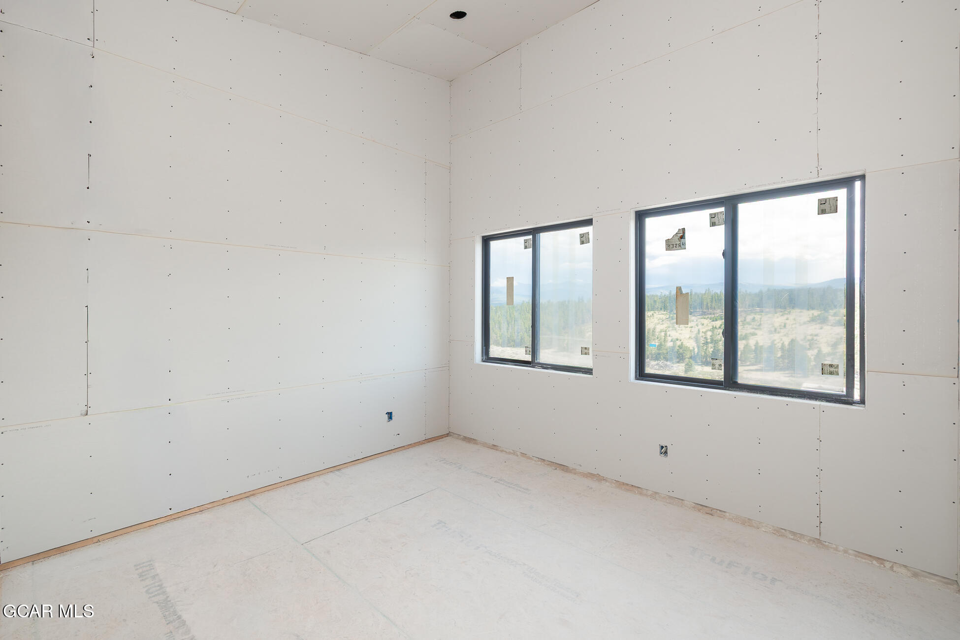 4443 GCR 85 / Silvercreek Dr