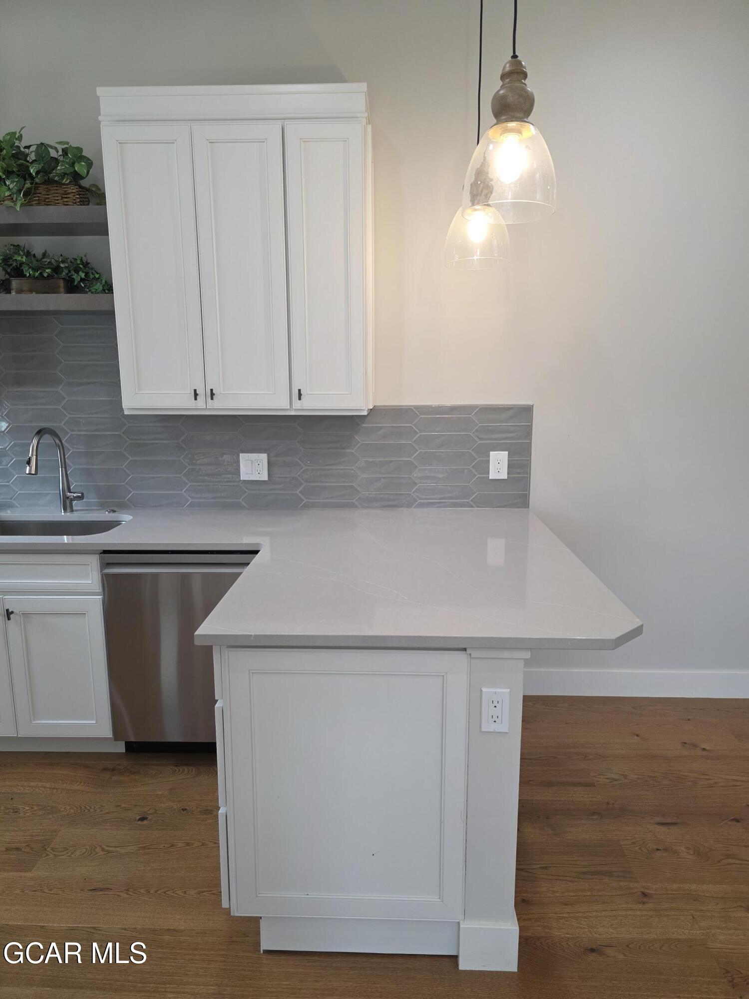 505 GRAND Avenue 201