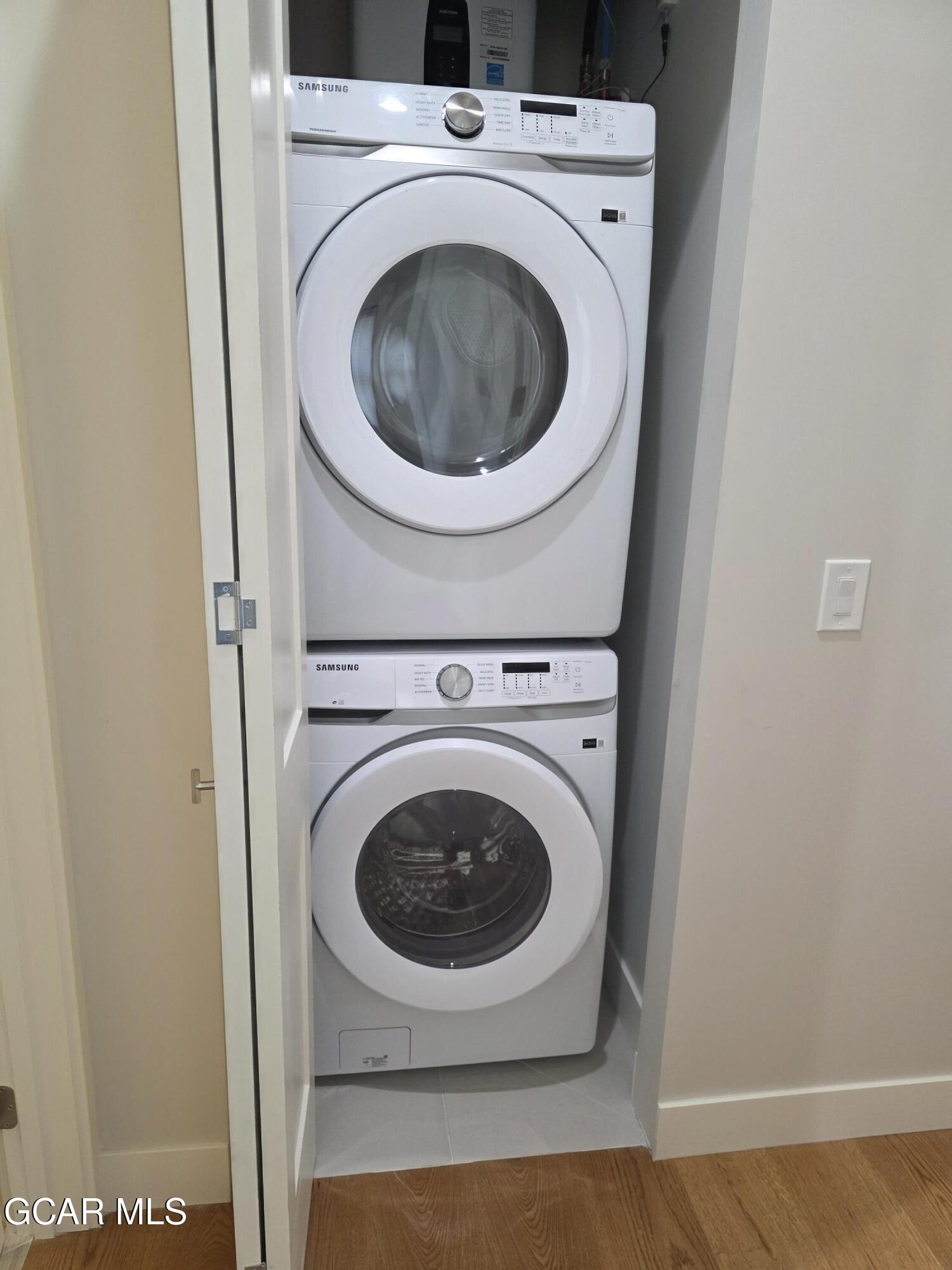 505 GRAND Avenue 201