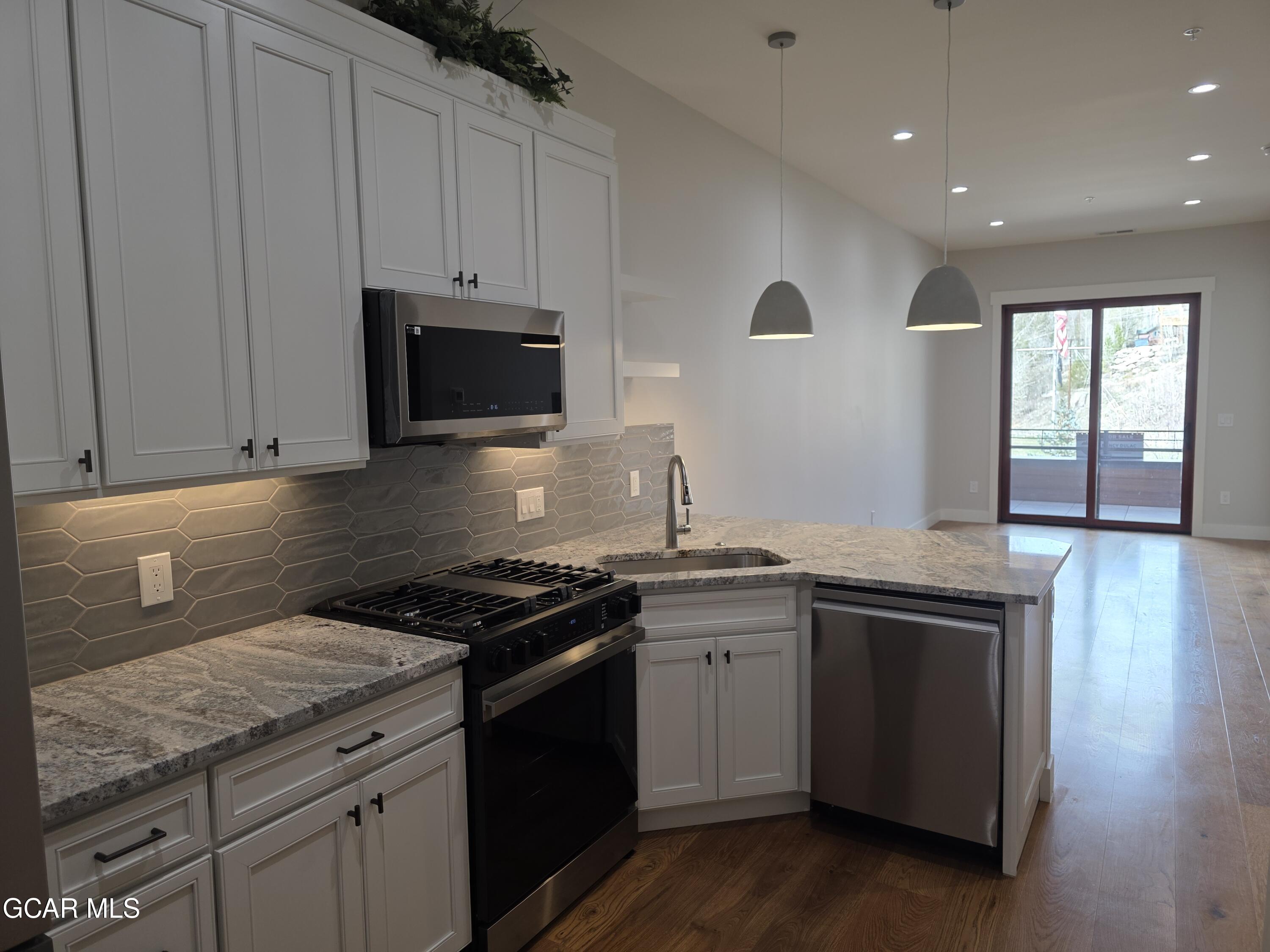 505 GRAND Avenue 203