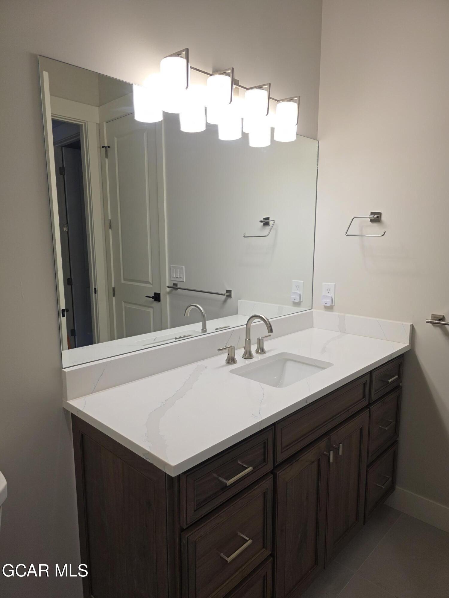 505 GRAND Avenue 203