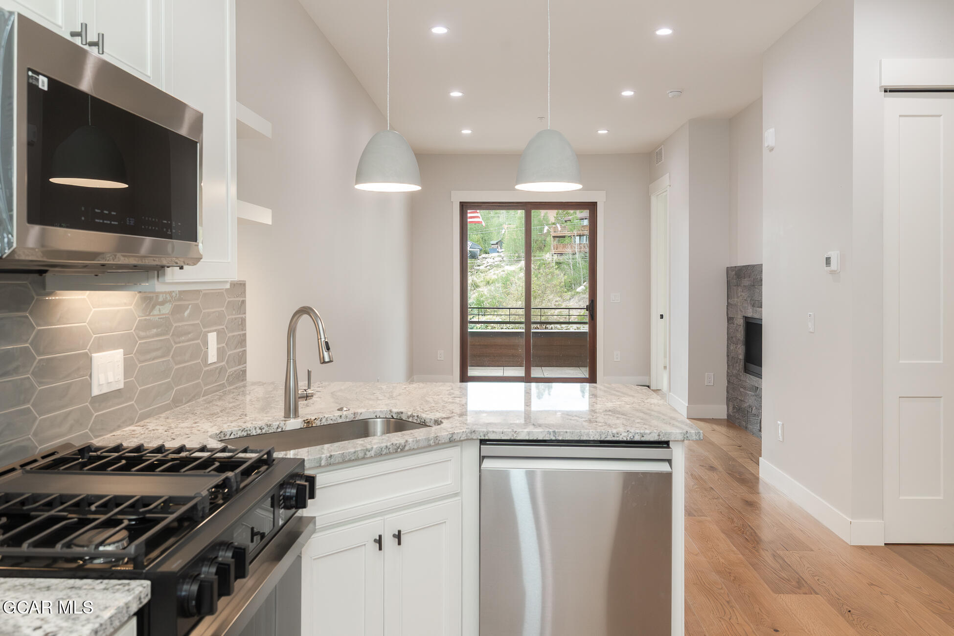 505 GRAND Avenue 203