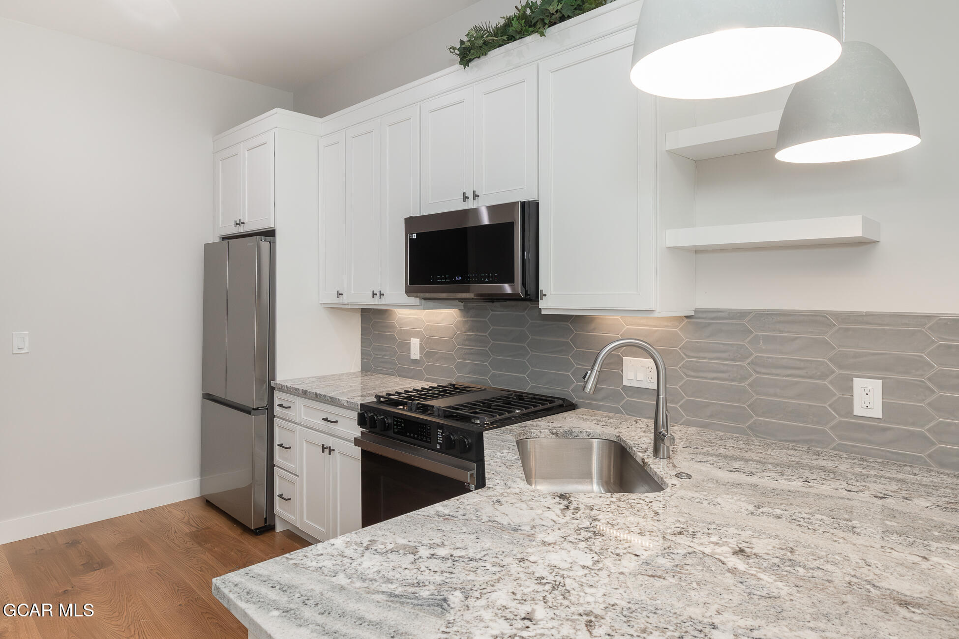 505 GRAND Avenue 203