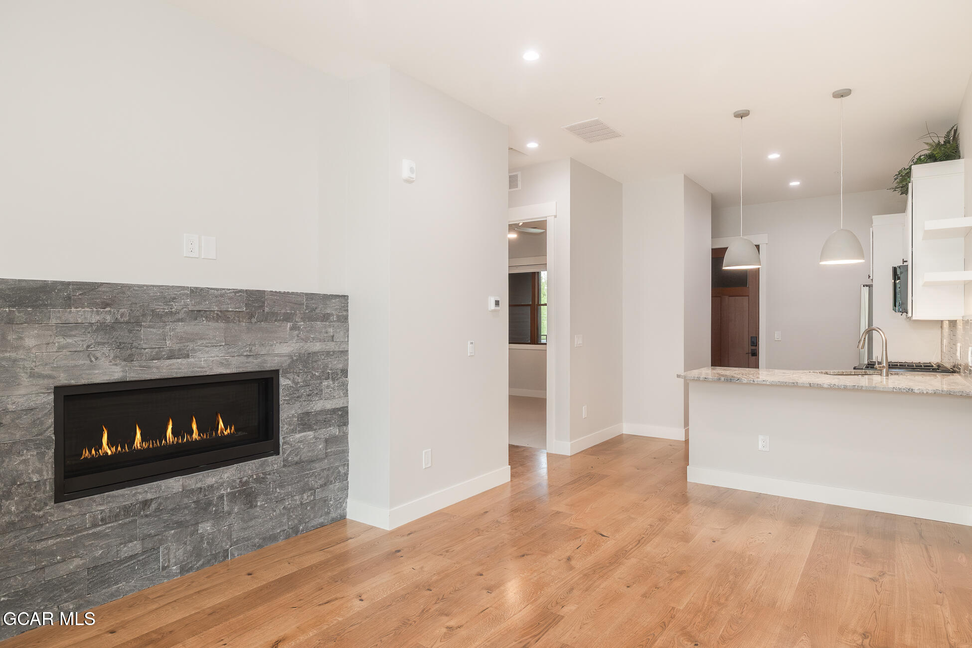 505 GRAND Avenue 203