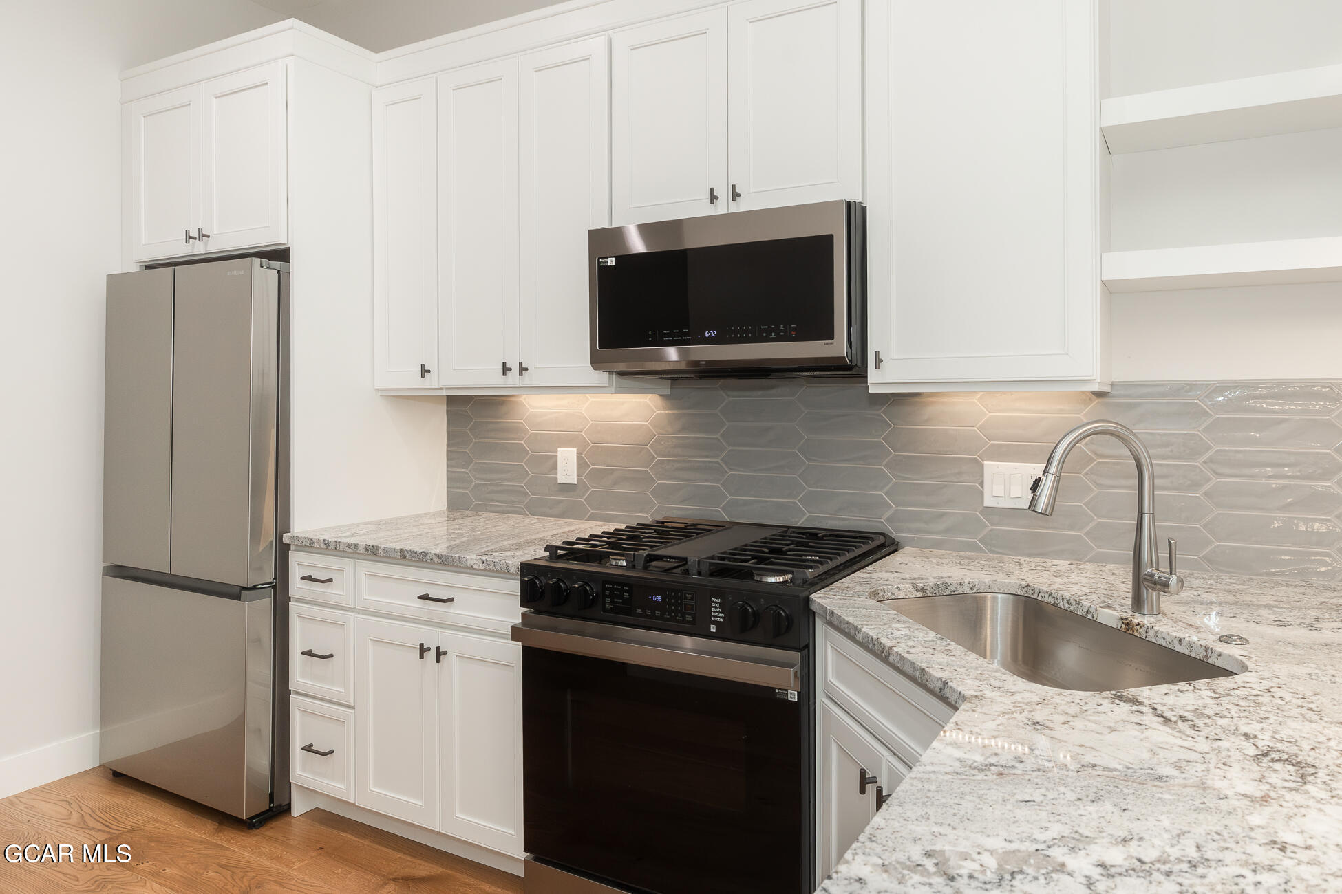 505 GRAND Avenue 203