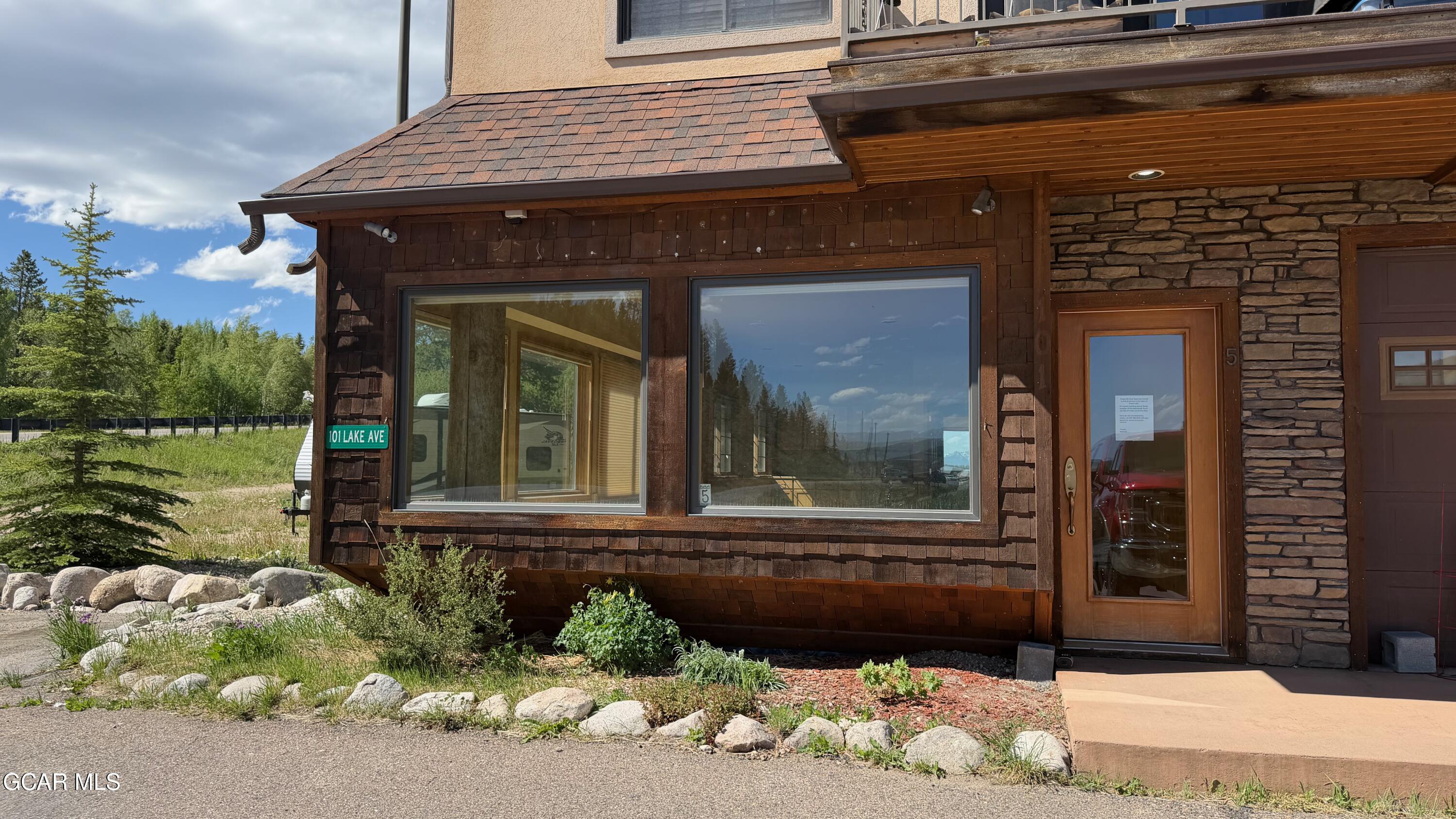 101 Lake Avenue 5