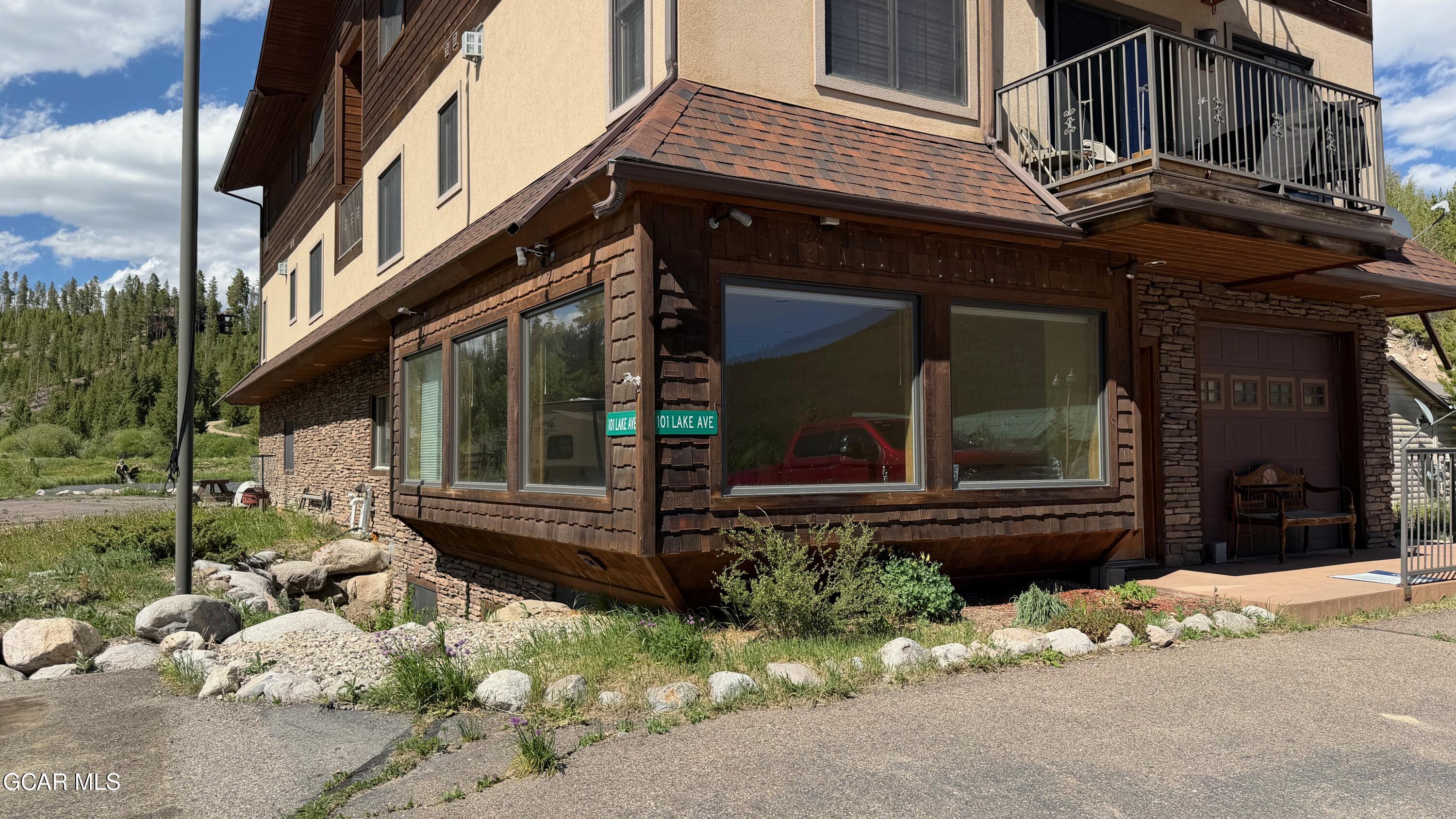 101 Lake Avenue 5
