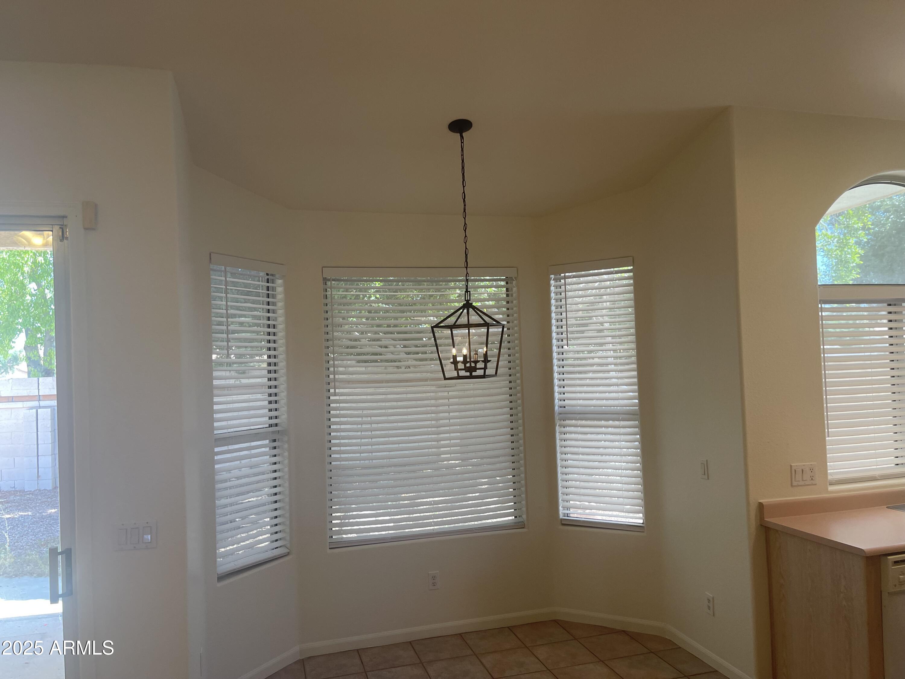 11109 W AMELIA Avenue