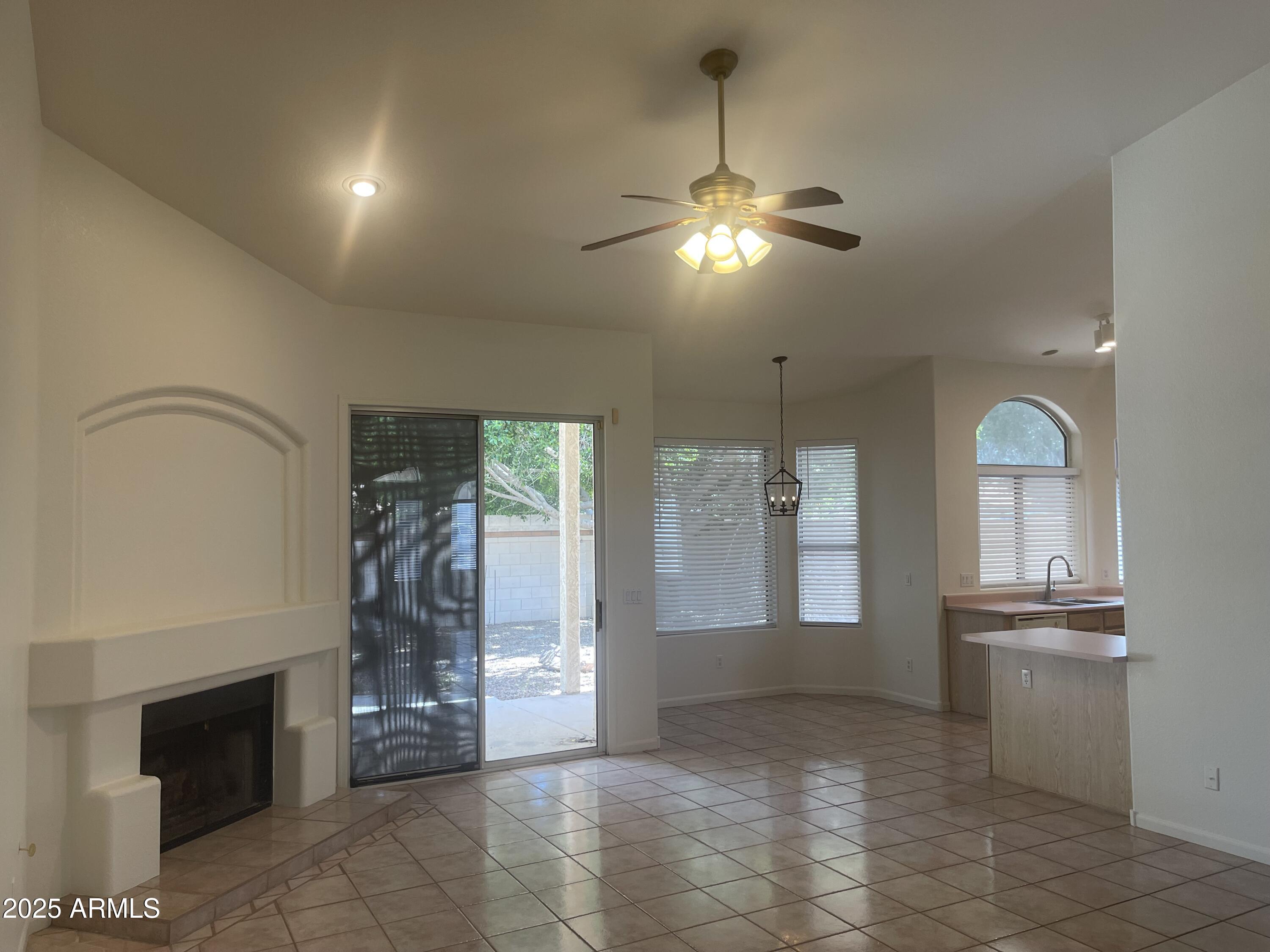 11109 W AMELIA Avenue