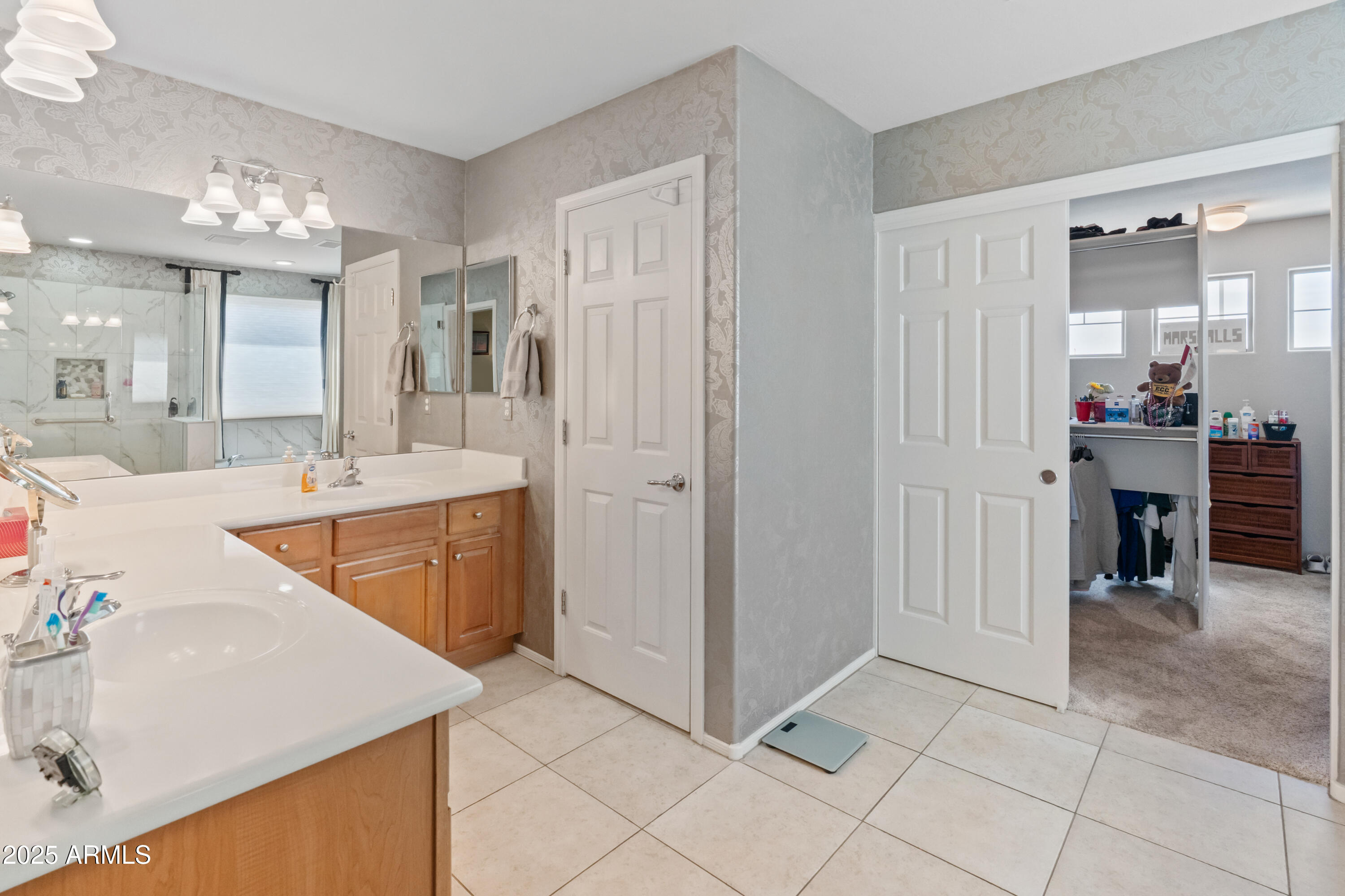 26011 W TONOPAH Drive