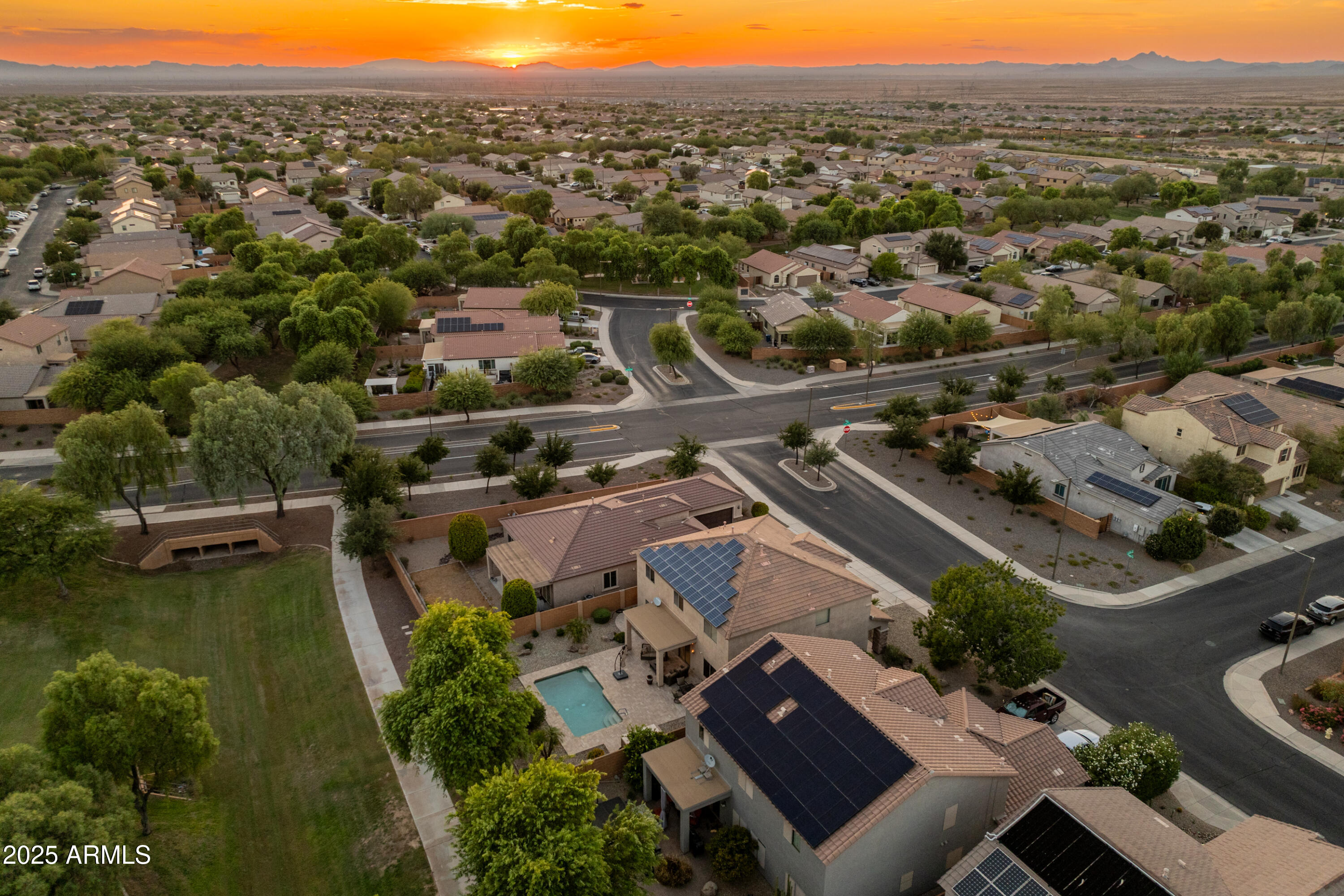 26011 W TONOPAH Drive