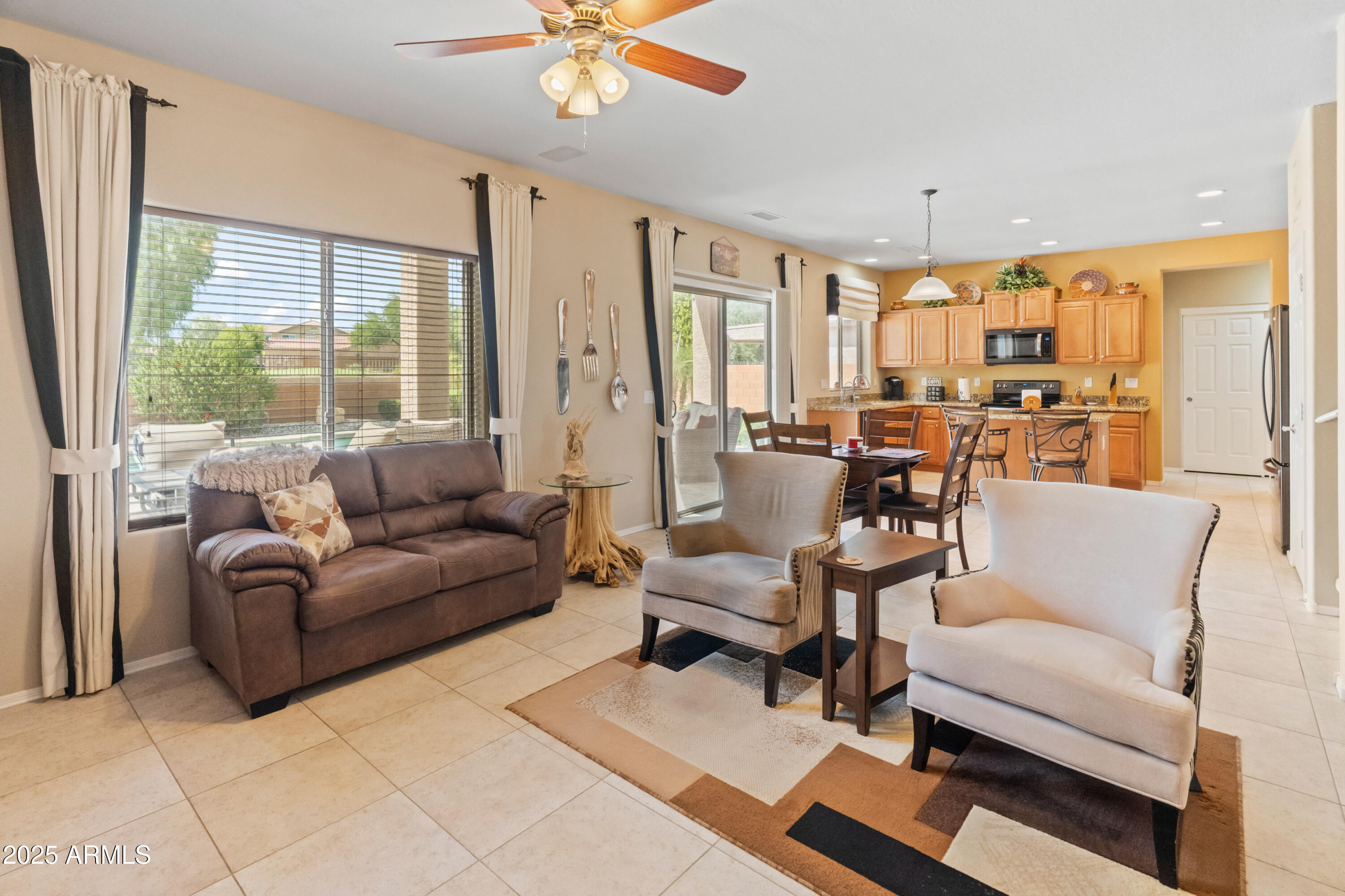 26011 W TONOPAH Drive