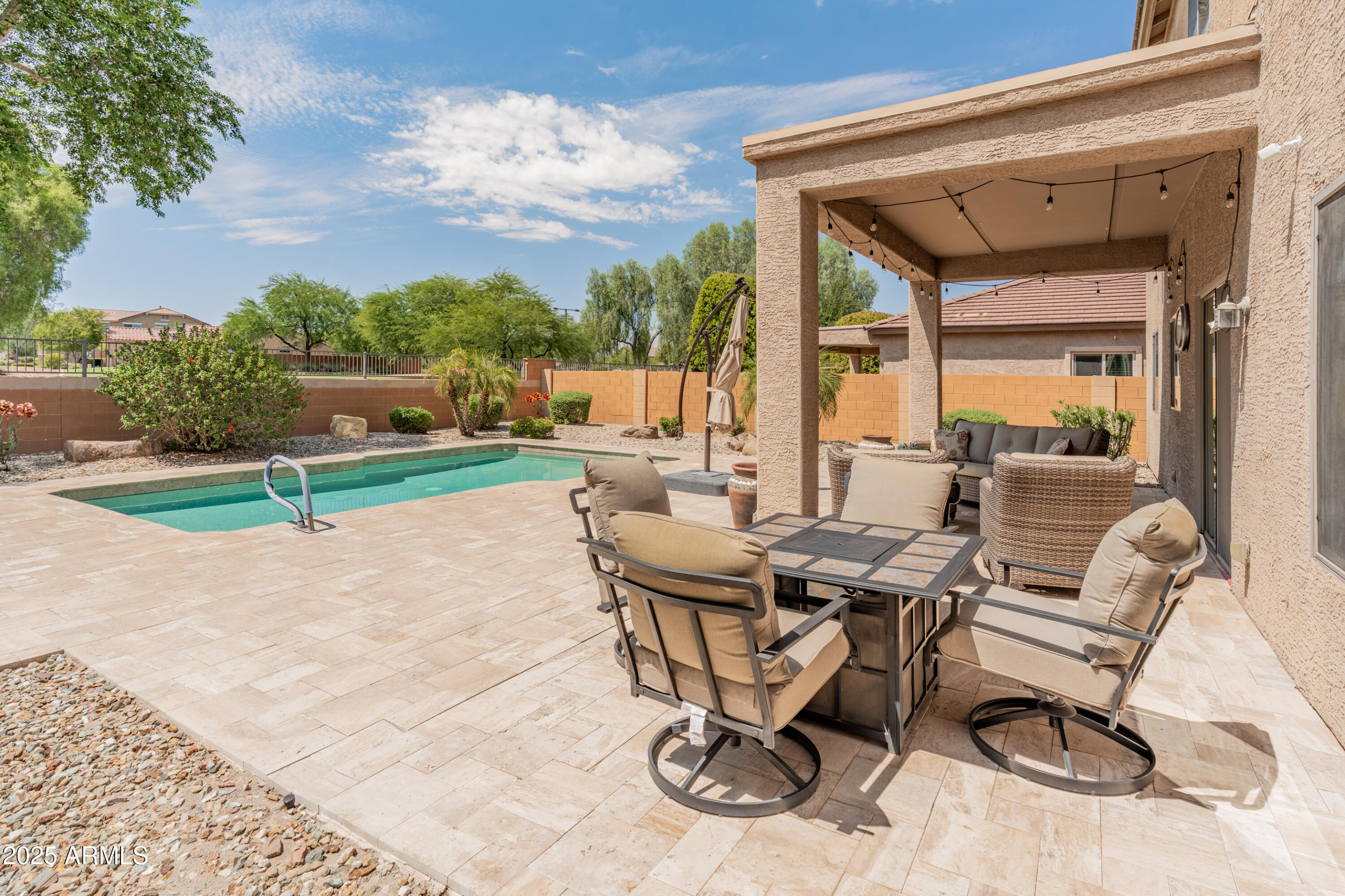 26011 W TONOPAH Drive