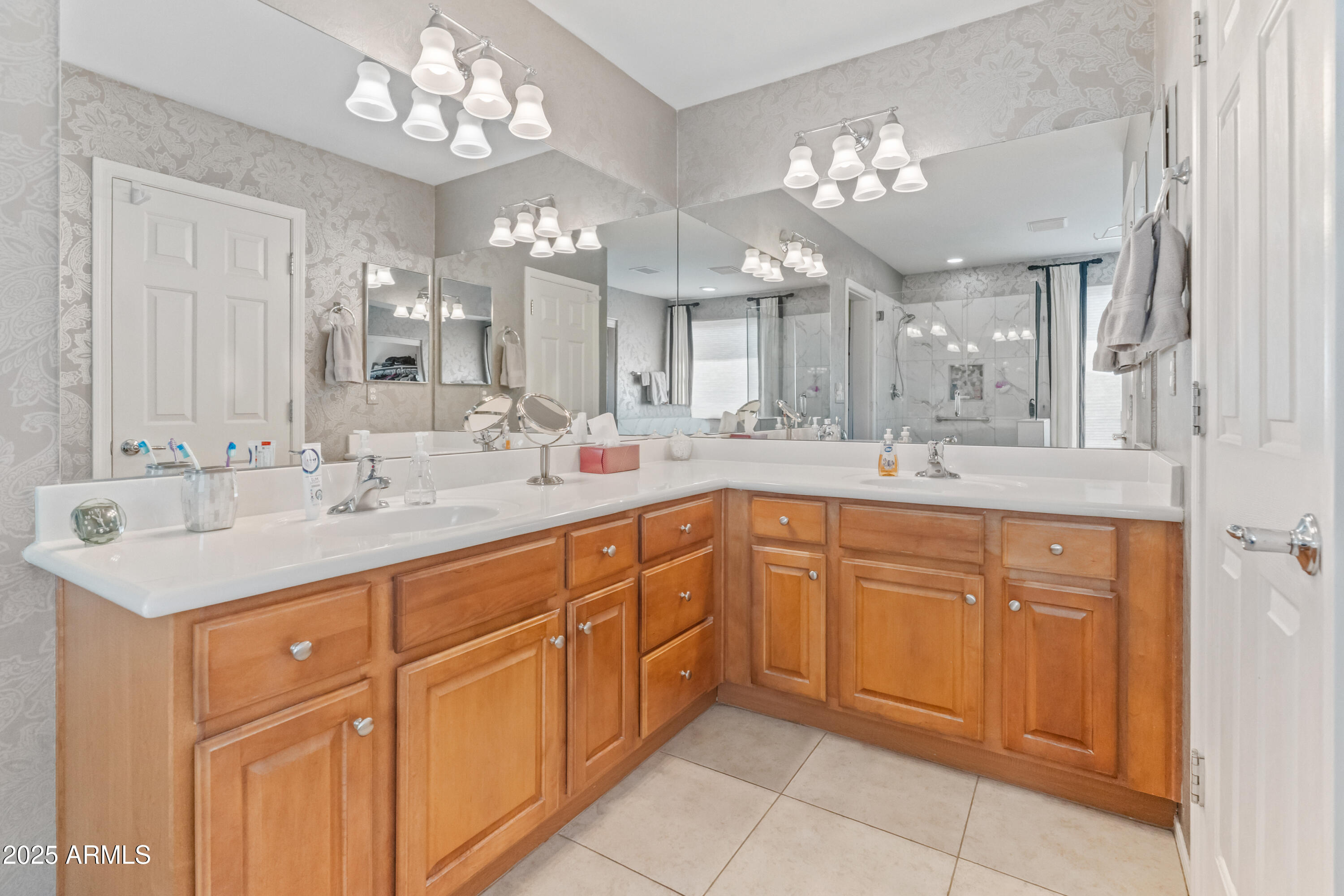 26011 W TONOPAH Drive