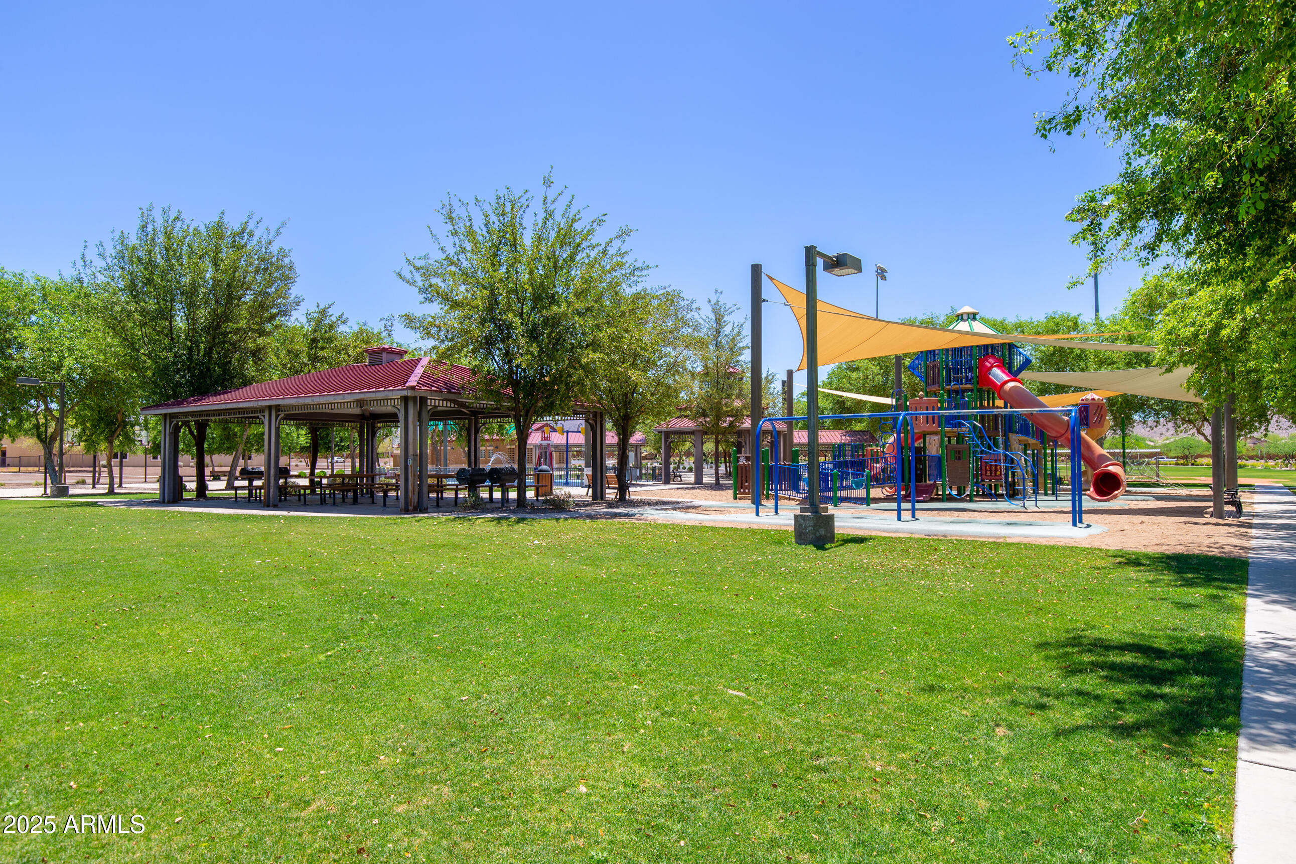 26011 W TONOPAH Drive