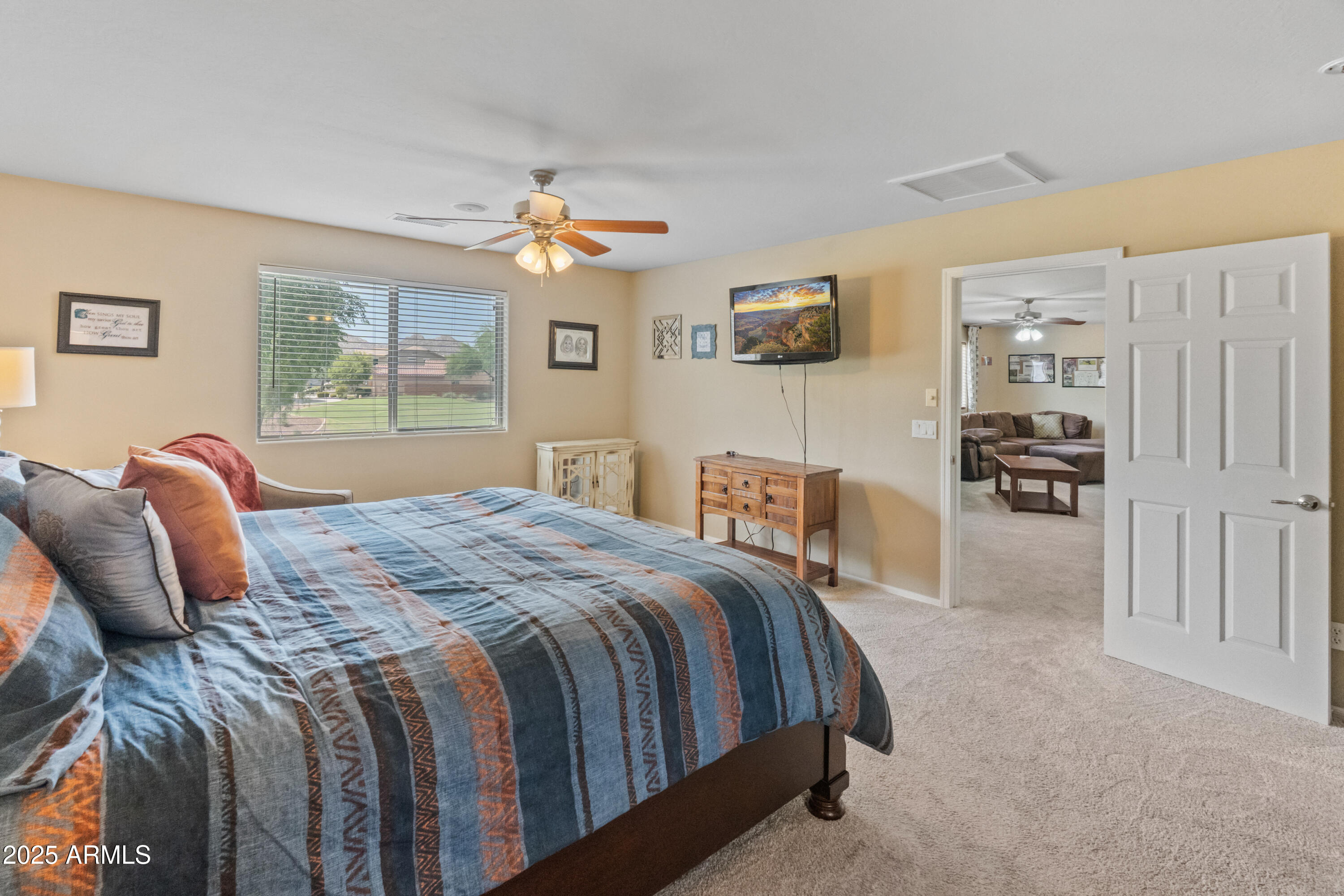 26011 W TONOPAH Drive
