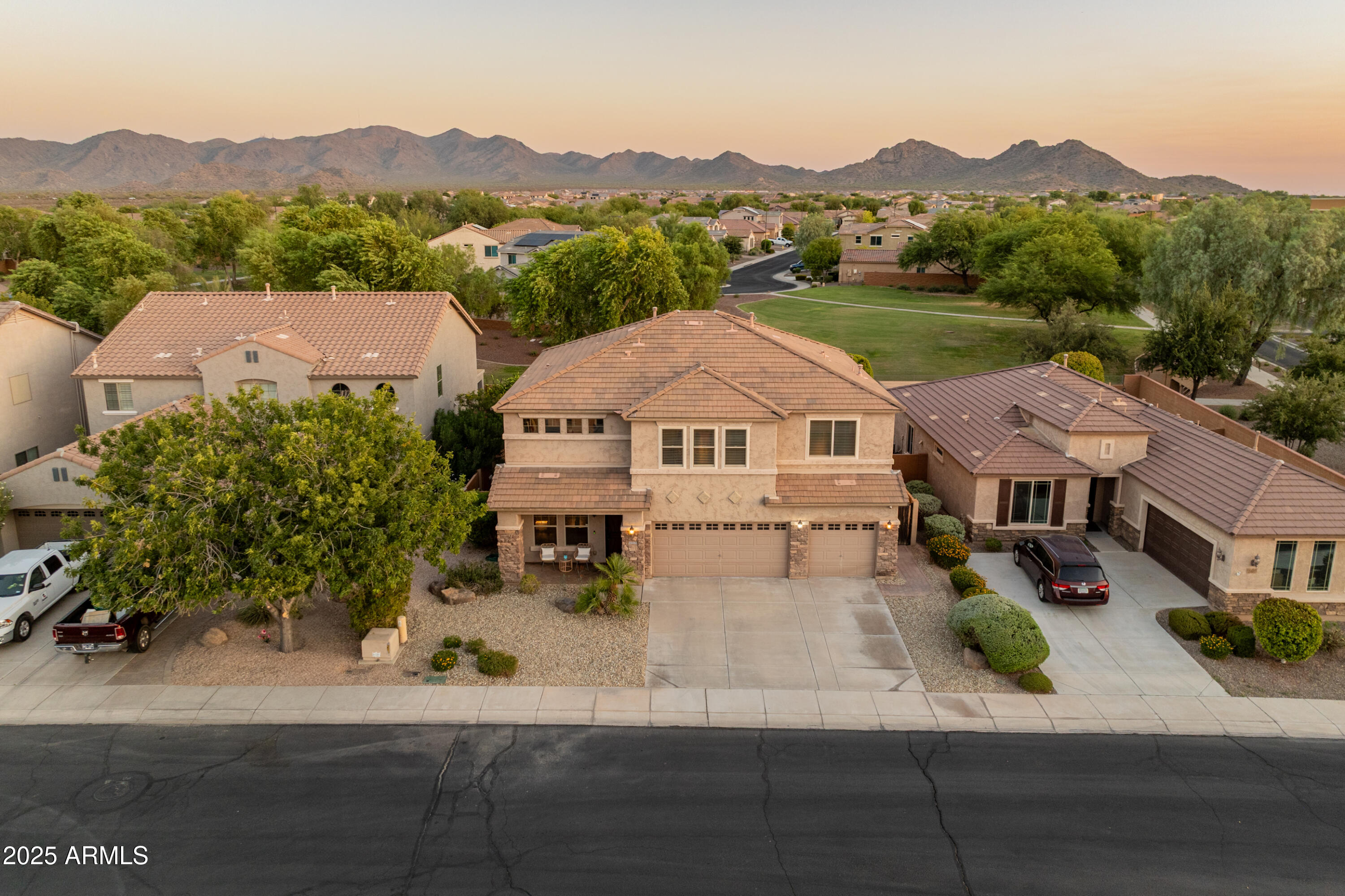 26011 W TONOPAH Drive