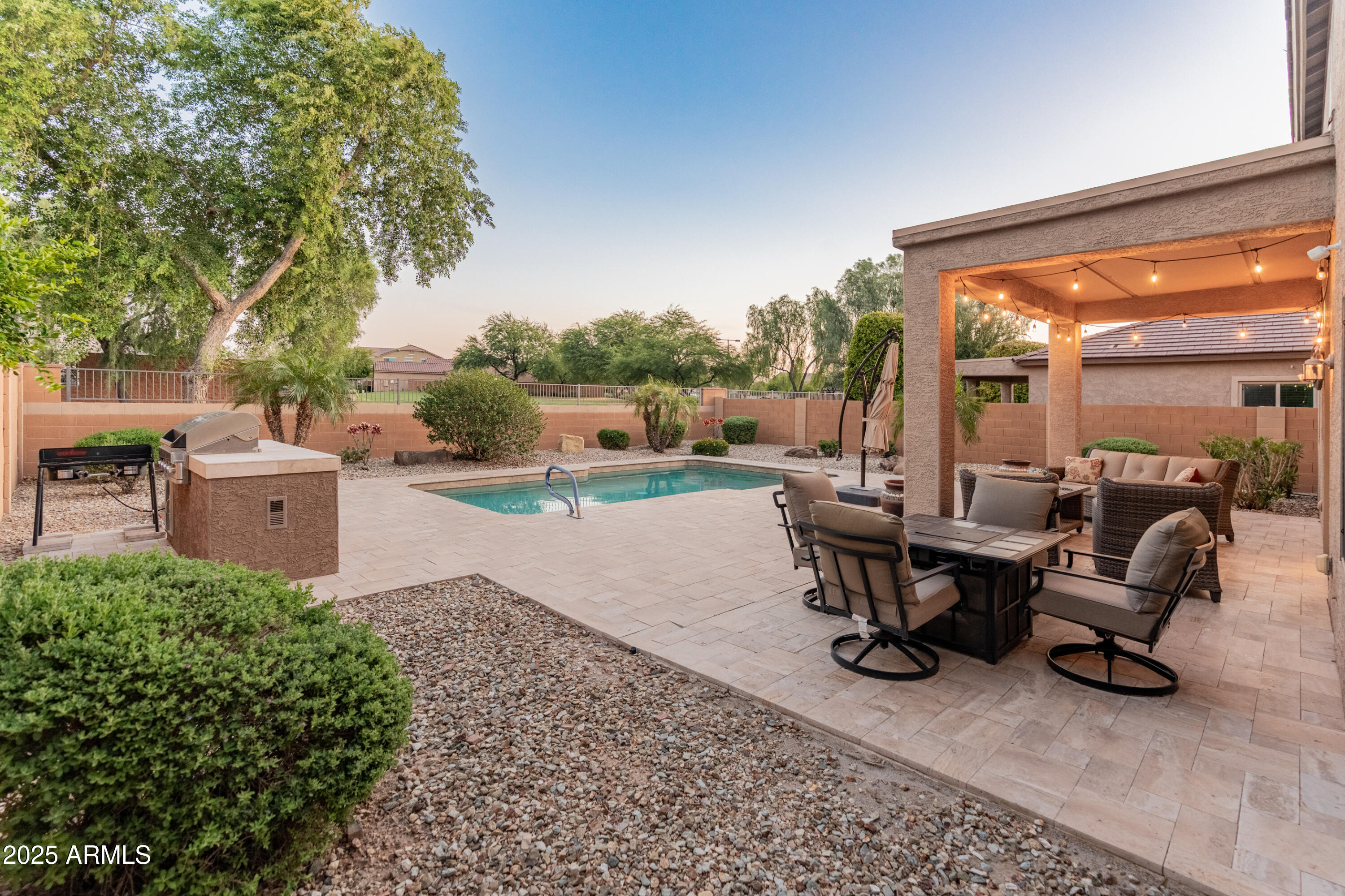 26011 W TONOPAH Drive