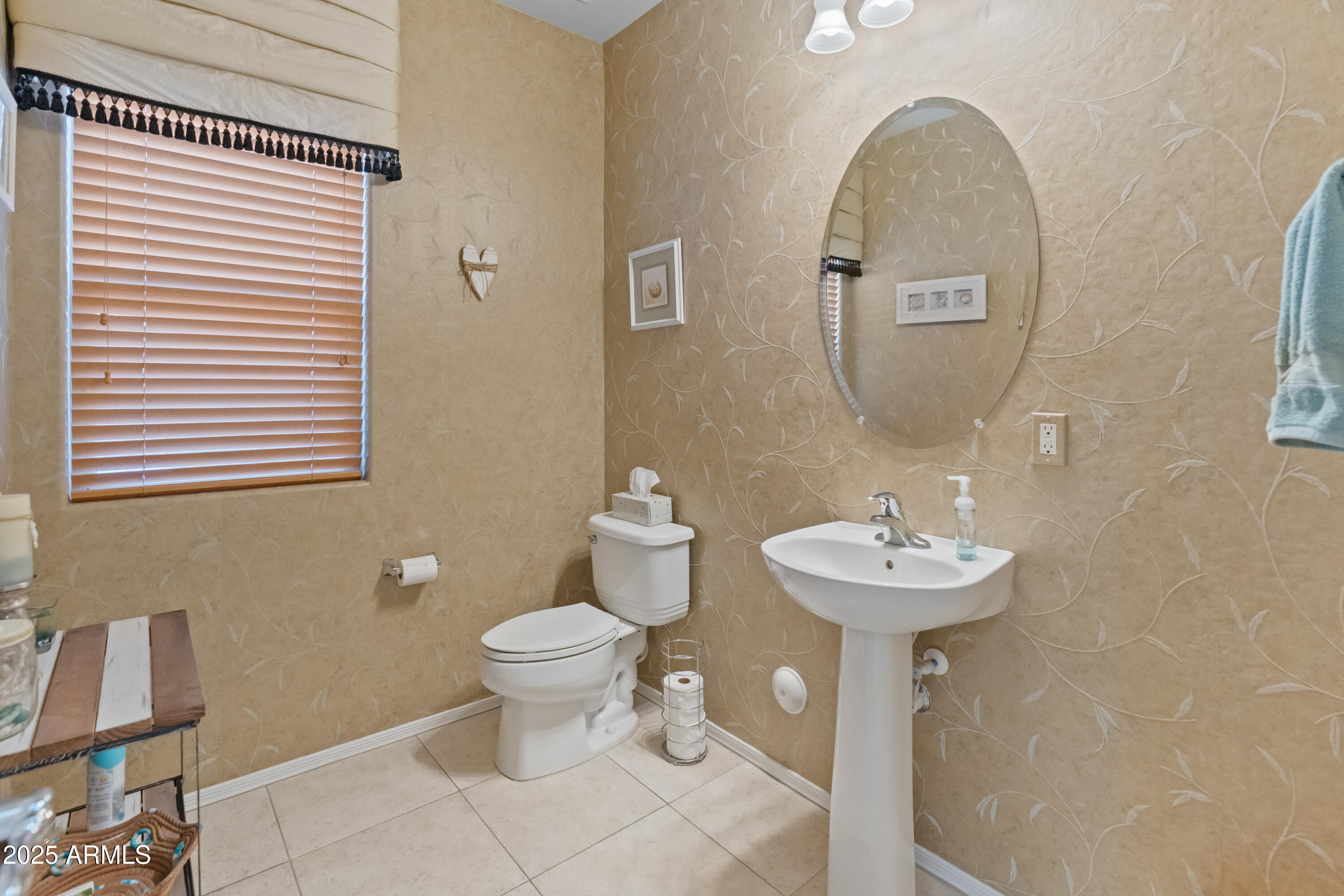 26011 W TONOPAH Drive