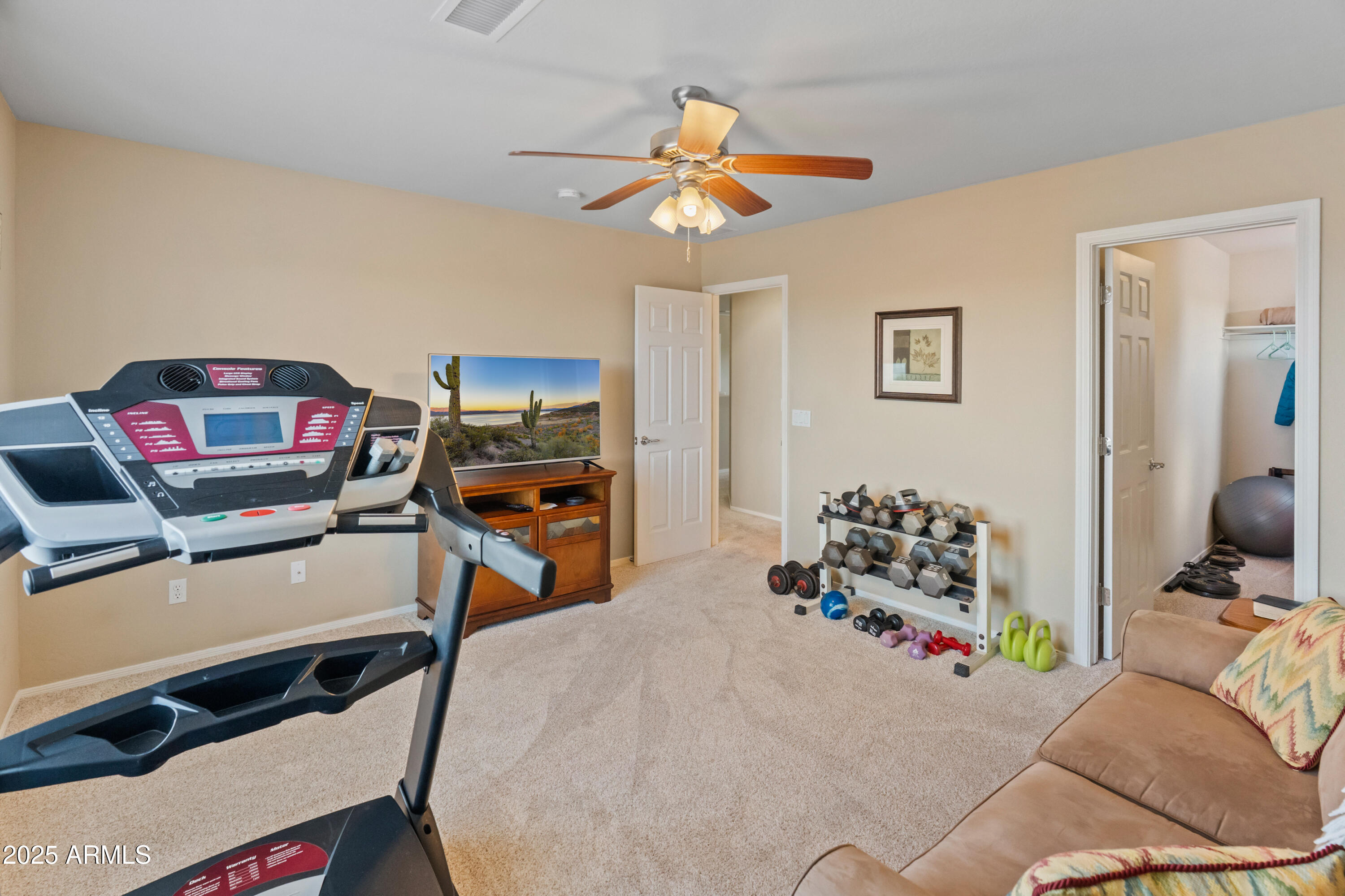 26011 W TONOPAH Drive