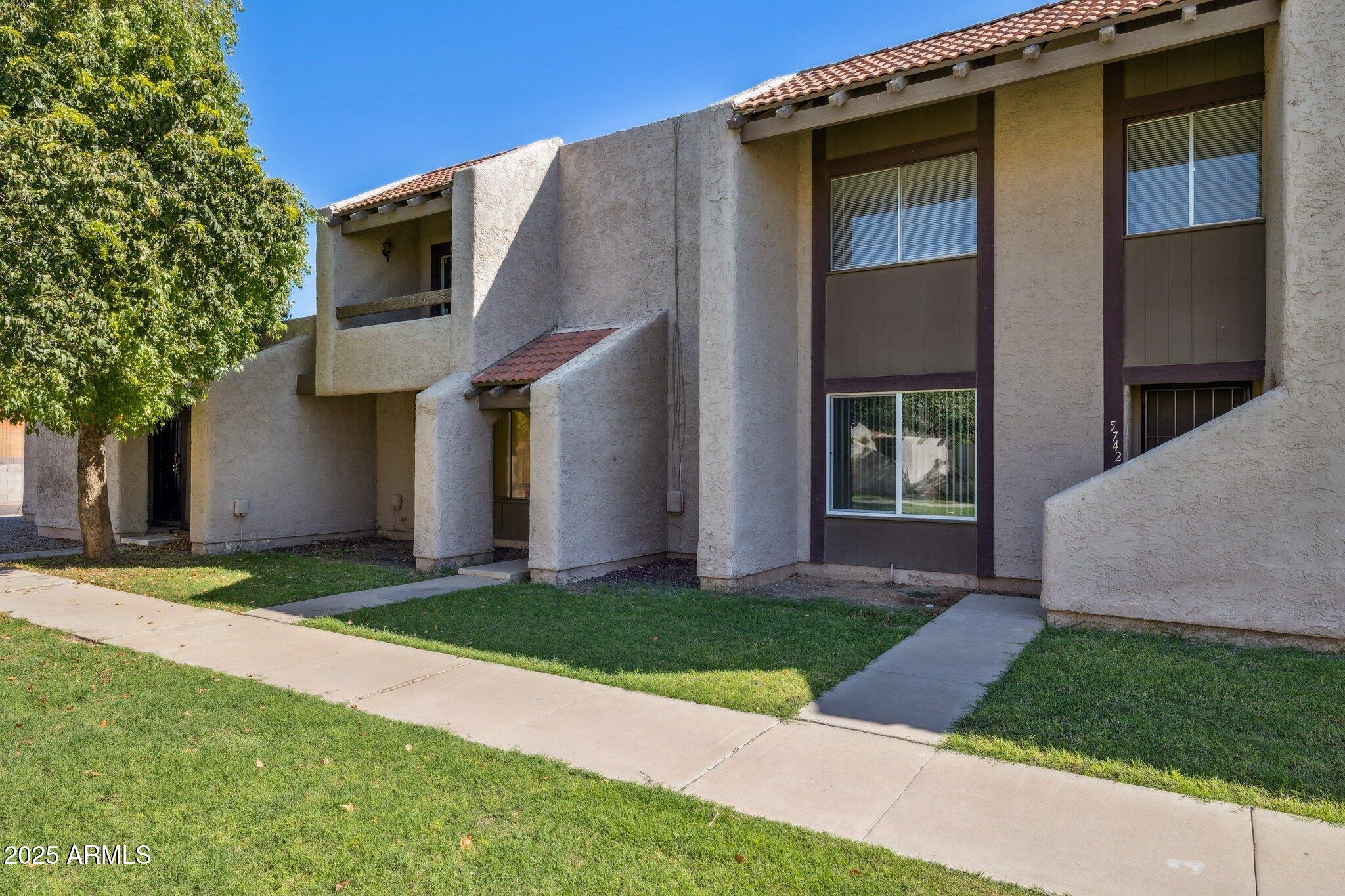5742 N 43RD Drive