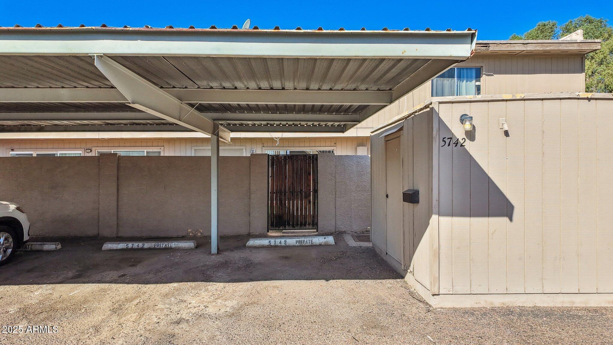 5742 N 43RD Drive