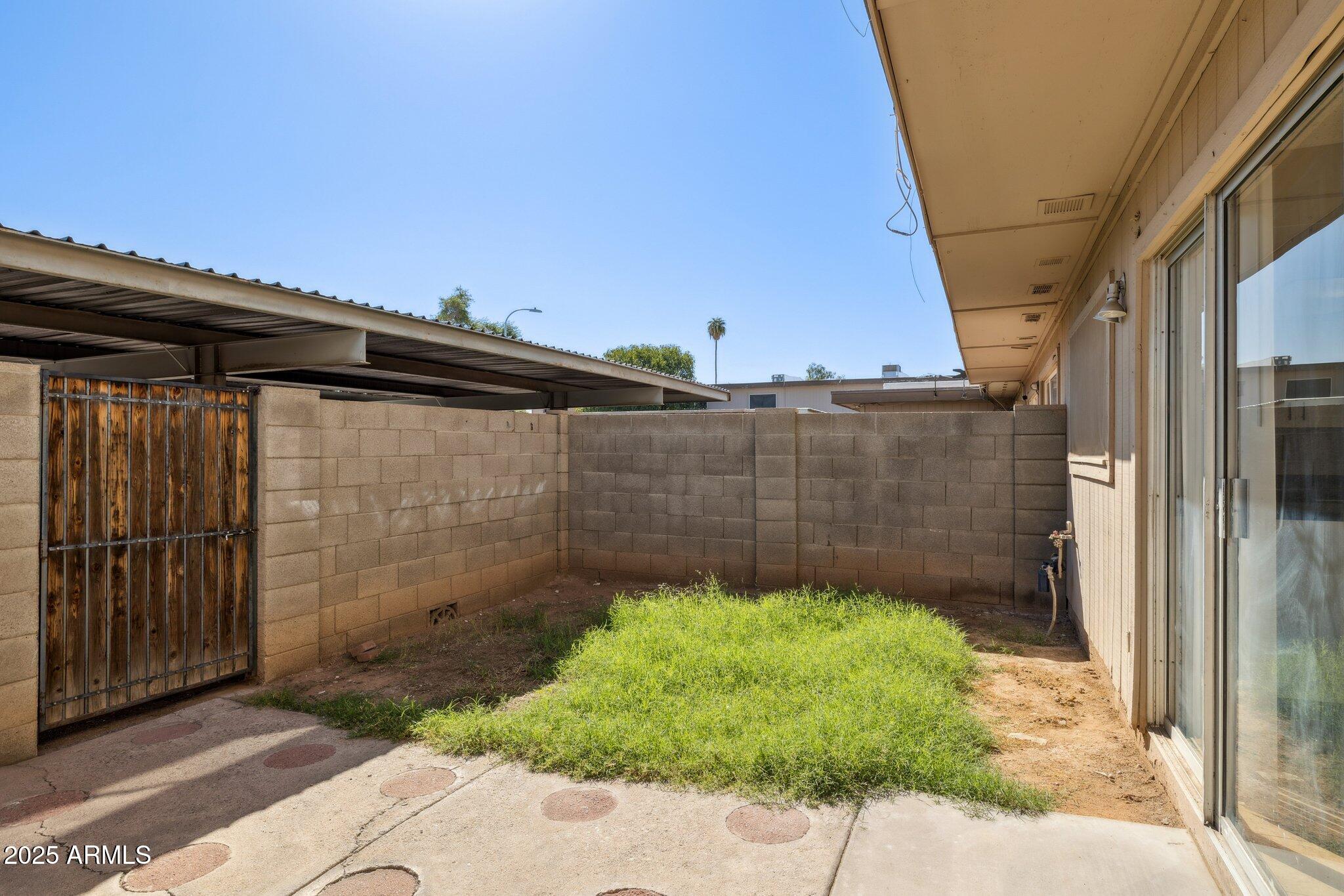 5742 N 43RD Drive