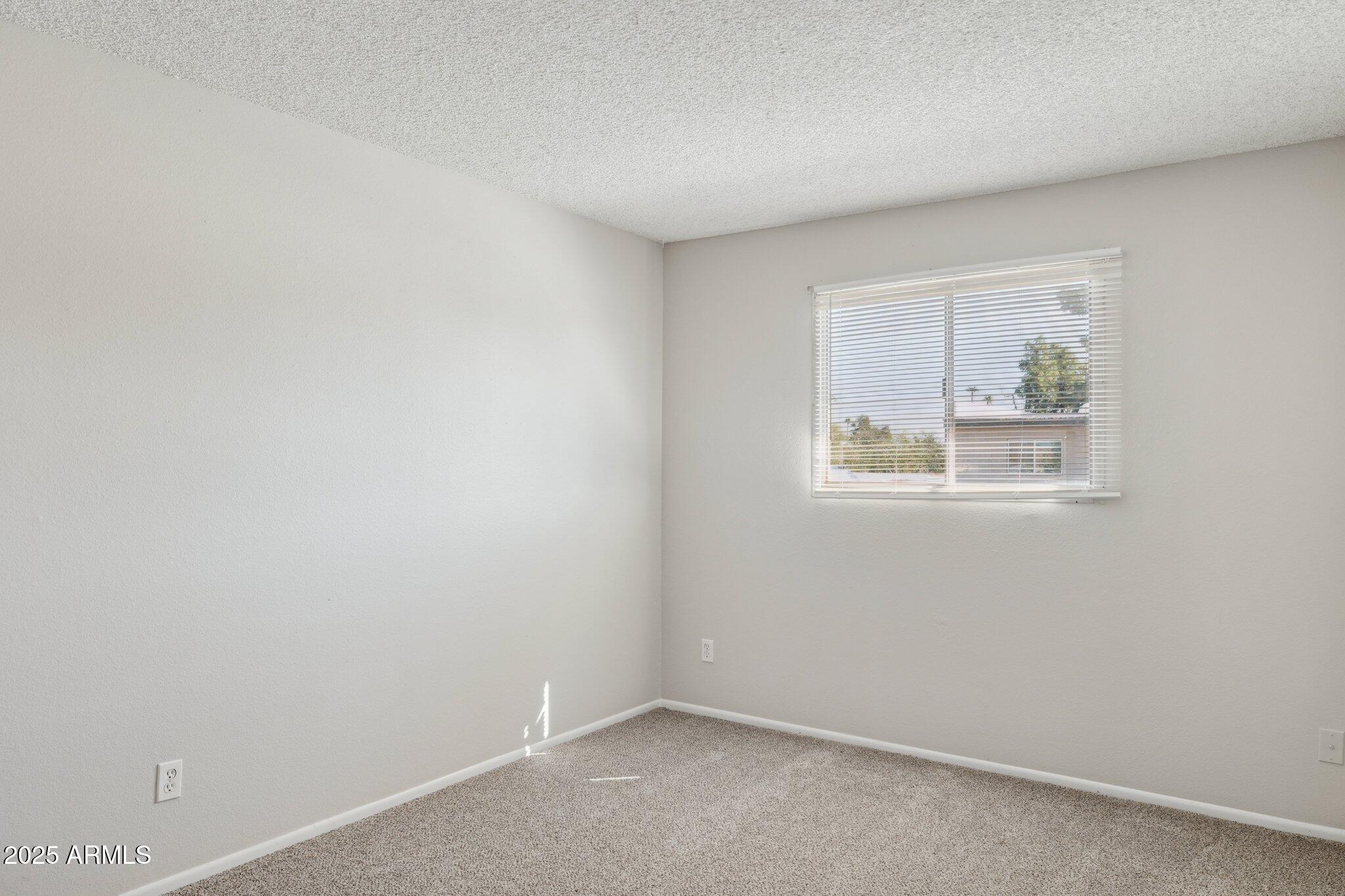 5742 N 43RD Drive