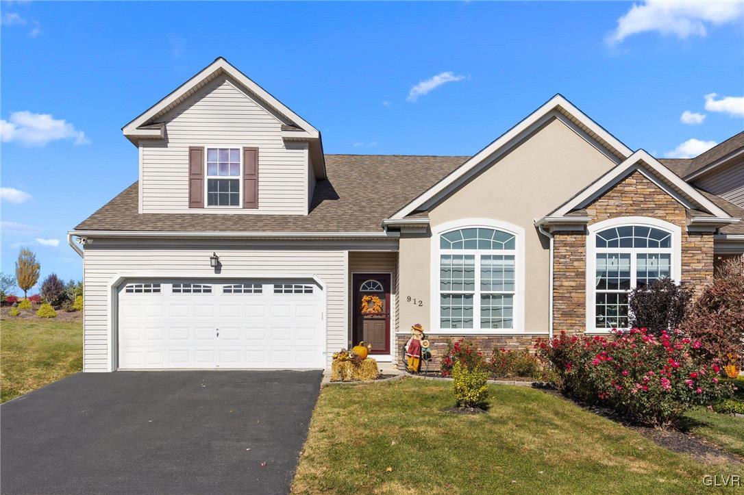 912 Graystone Circle