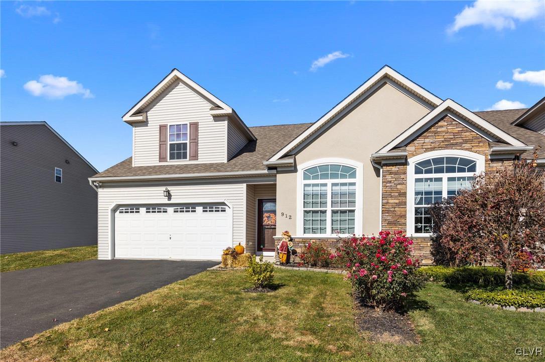 912 Graystone Circle