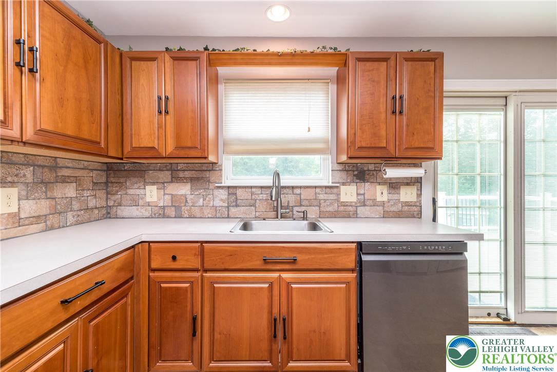 1055 Heather Lane