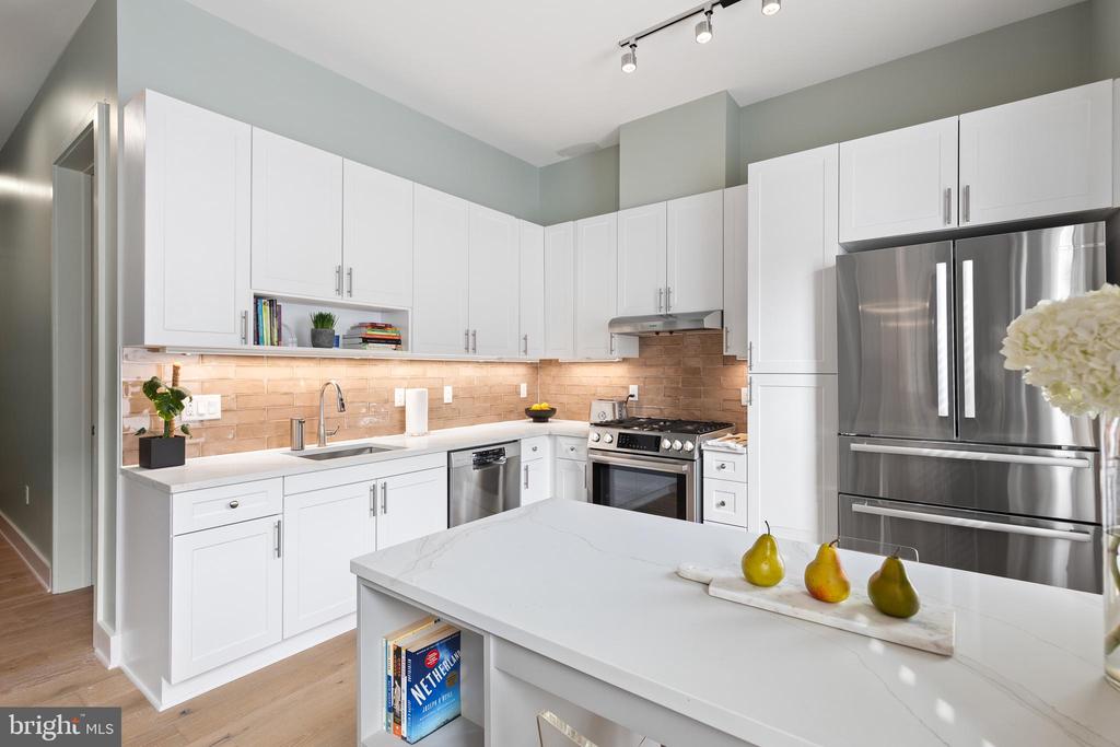 6803 CAMERON NW Unit: 510