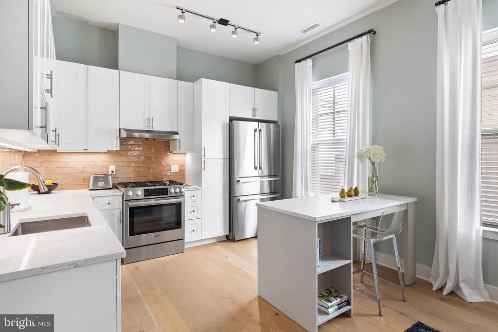 6803 CAMERON NW Unit: 510