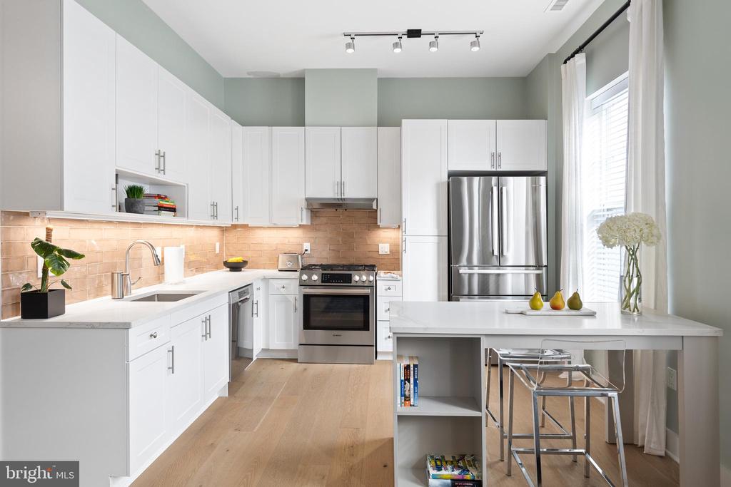 6803 CAMERON NW Unit: 510